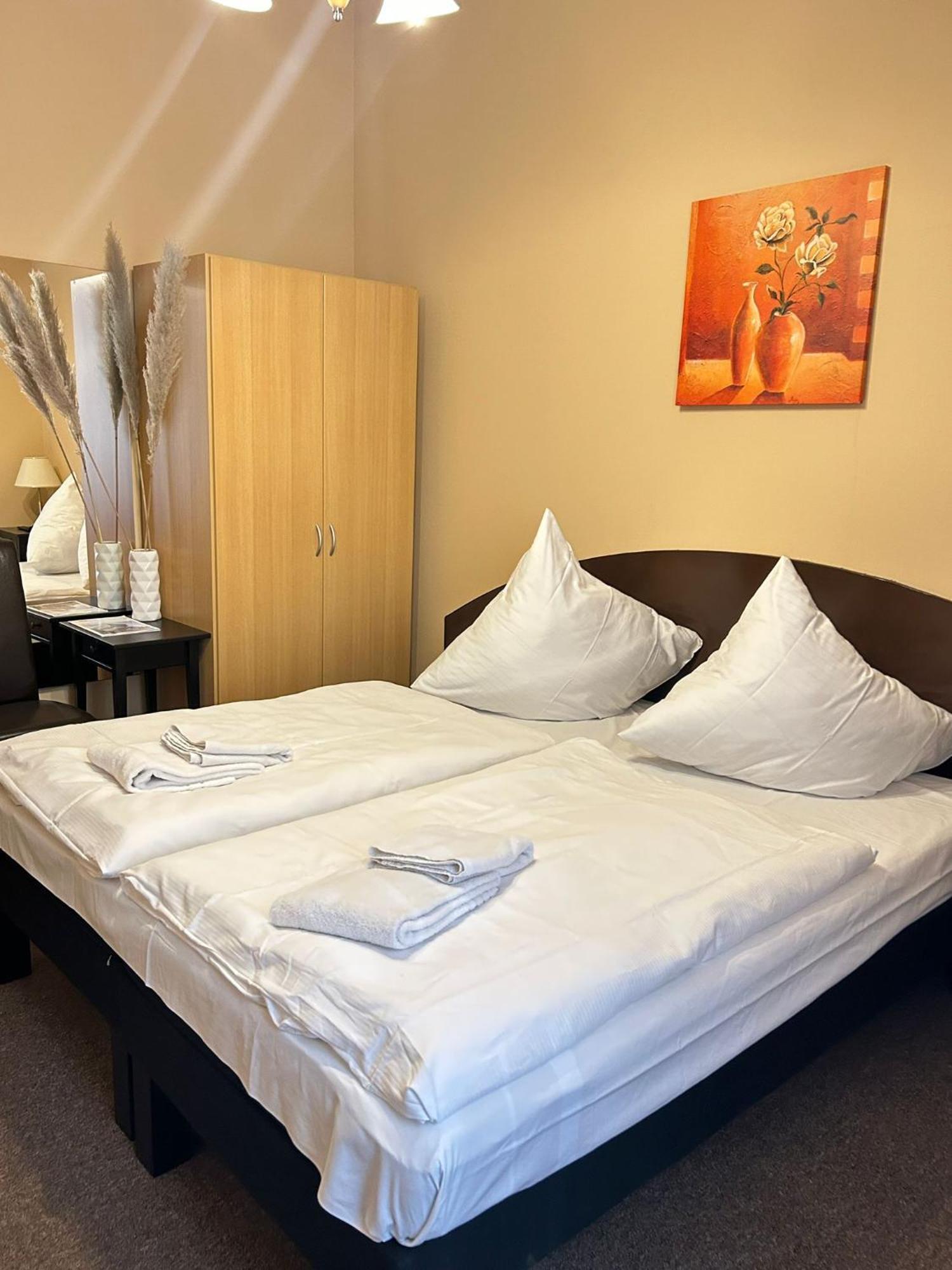 Basic Double Room