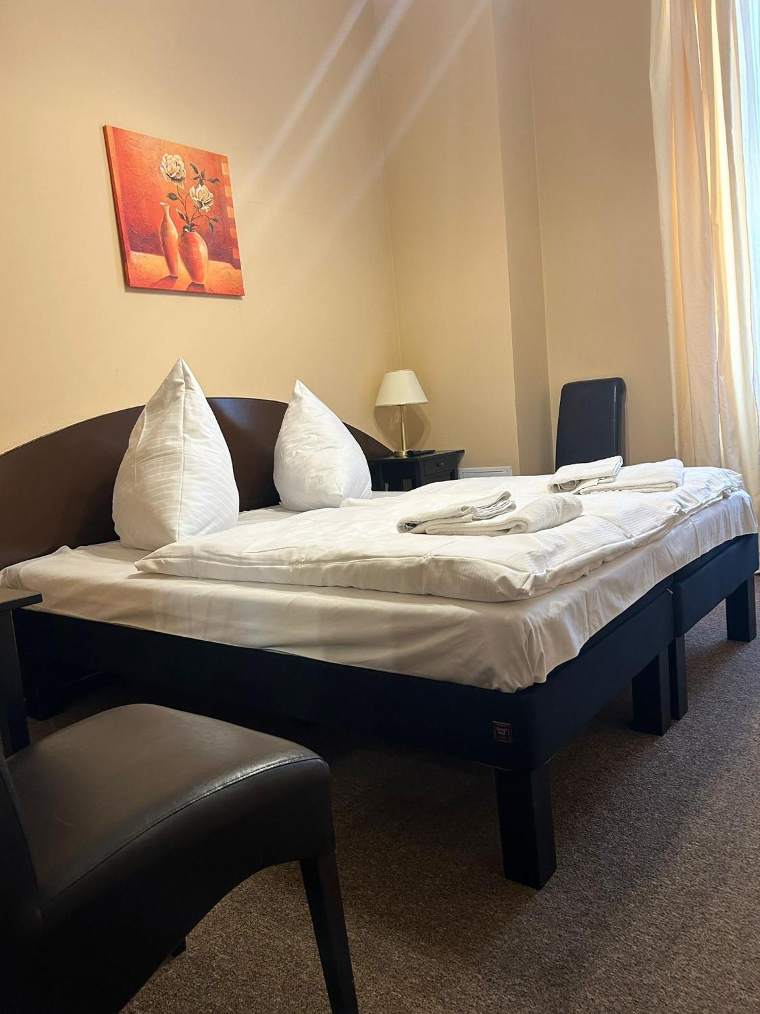Basic Double Room