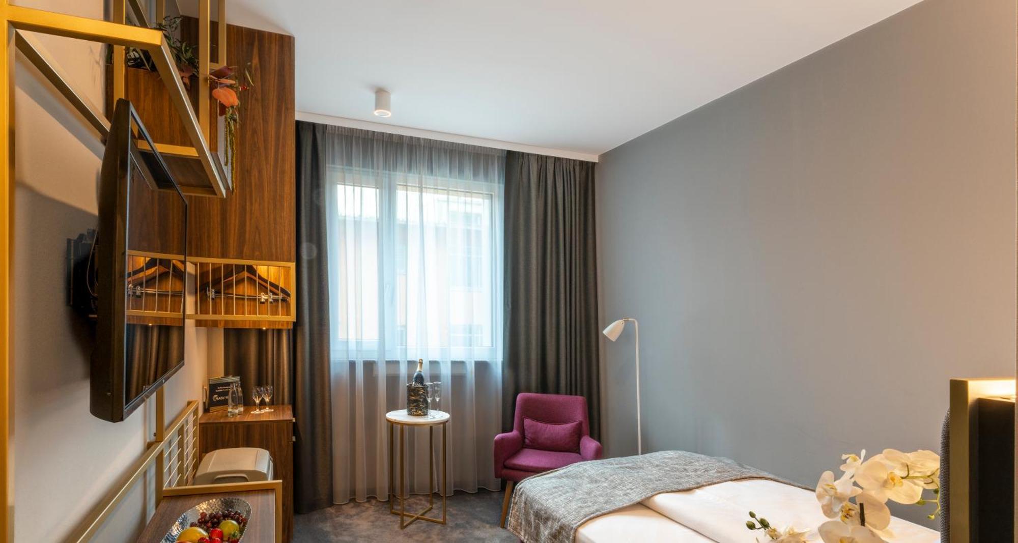 Premium Single Room,1627271477:JPEG