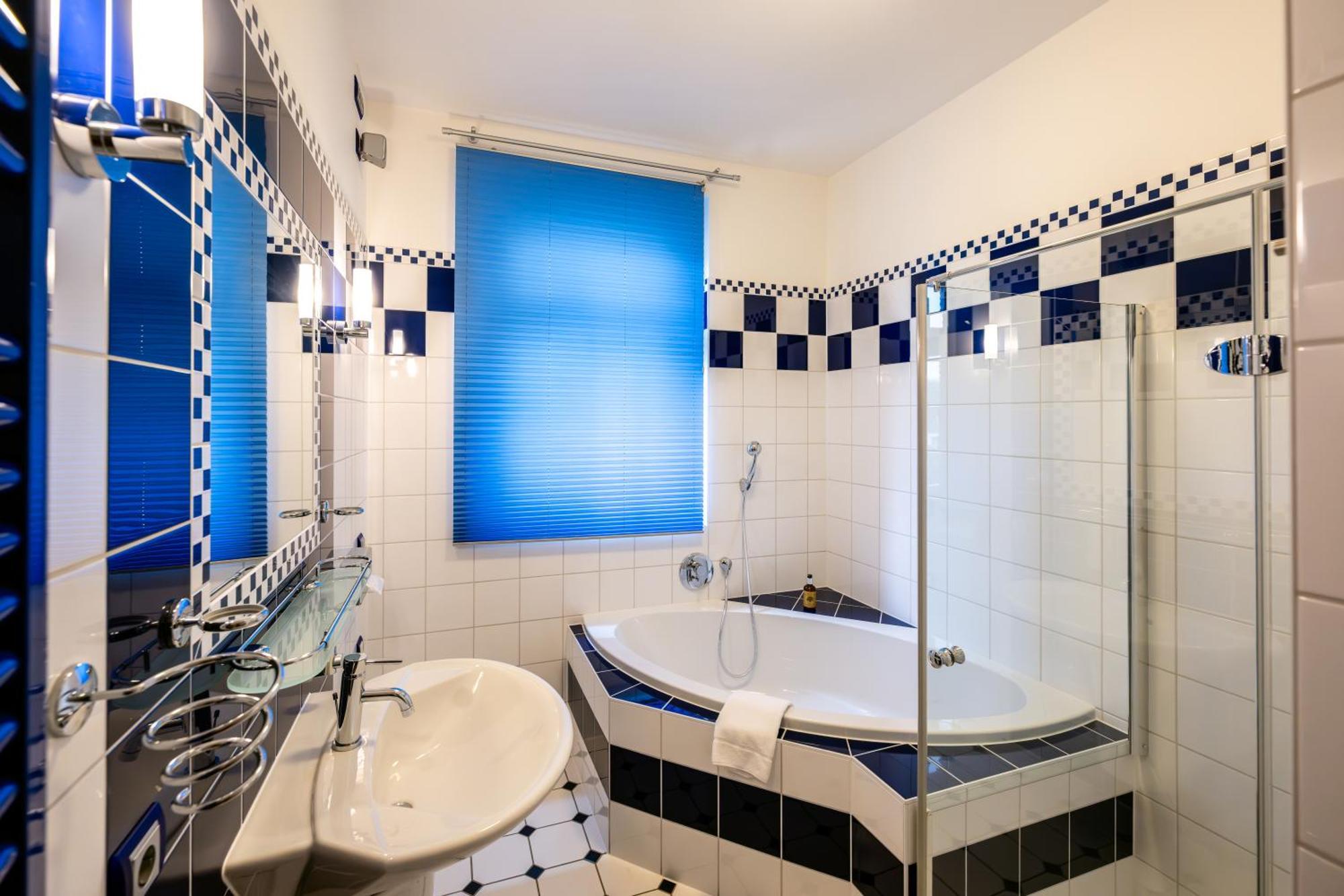 Family Two-Bedroom Suite up to 5 Guests