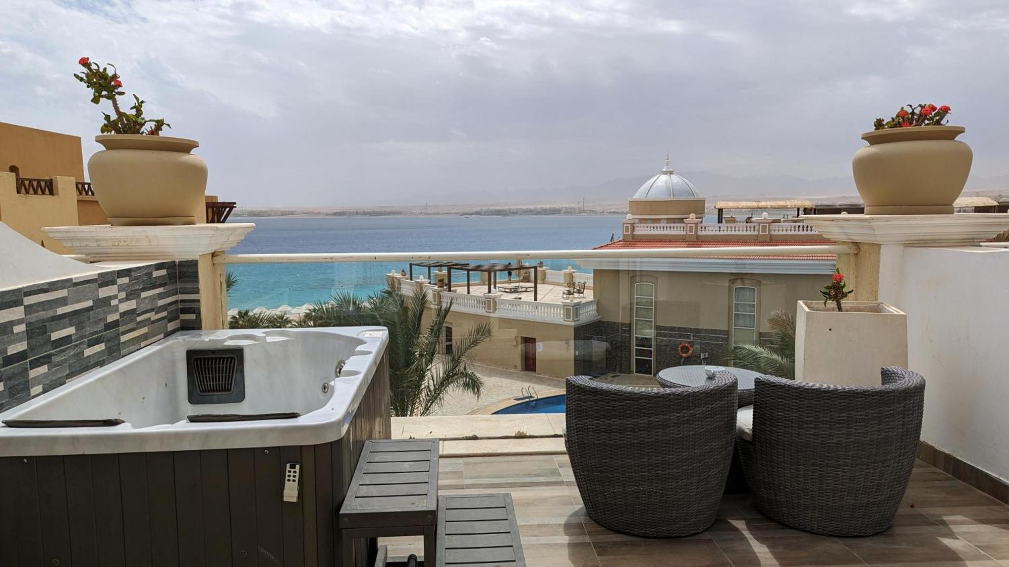 Deluxe Jacuzzi Room