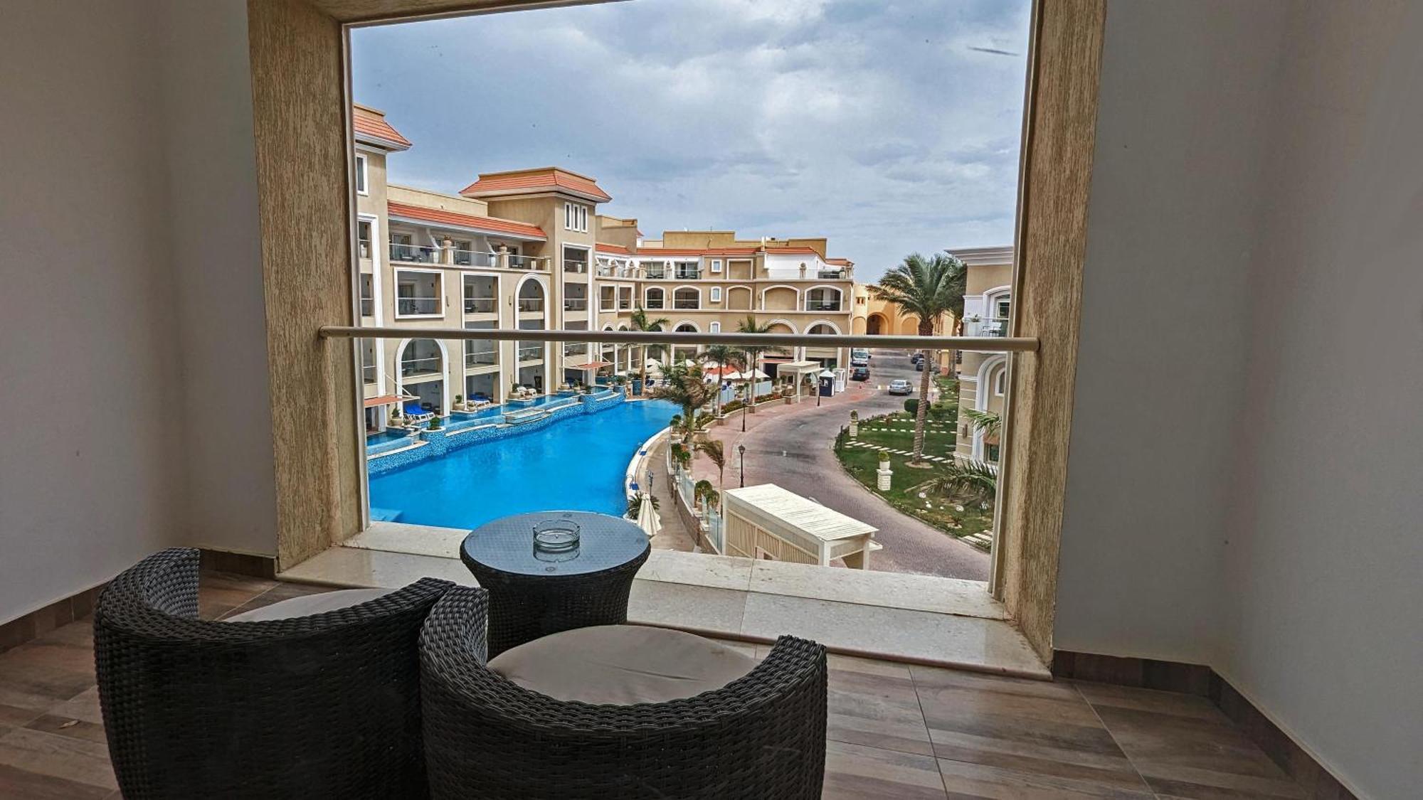 Deluxe Room Pool View