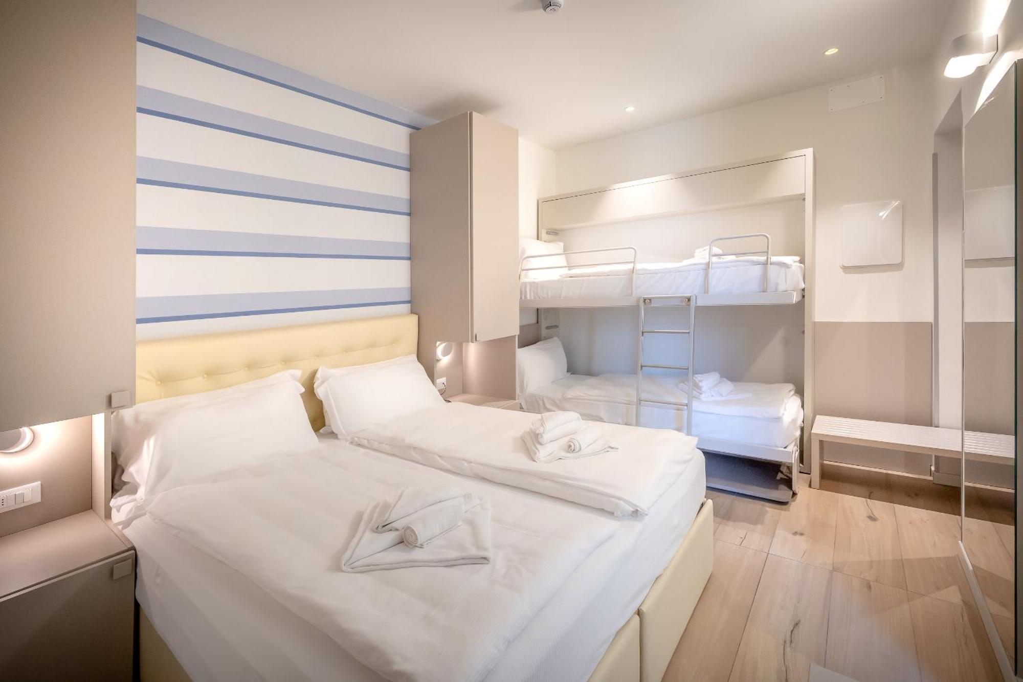 Quadruple Room Sea View