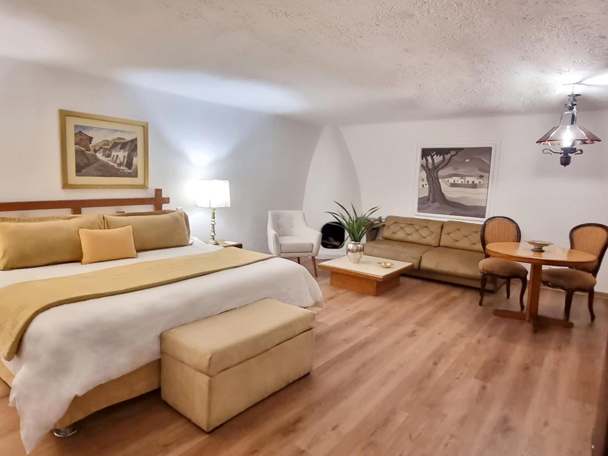 Executive Suite Jacuzzi