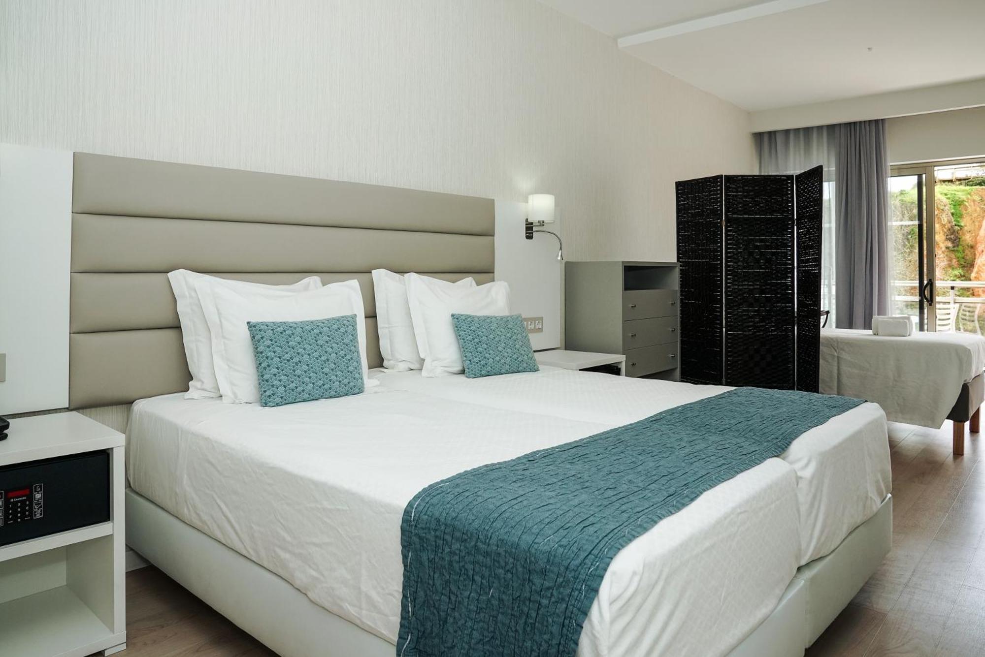 Triple Room Side Sea View