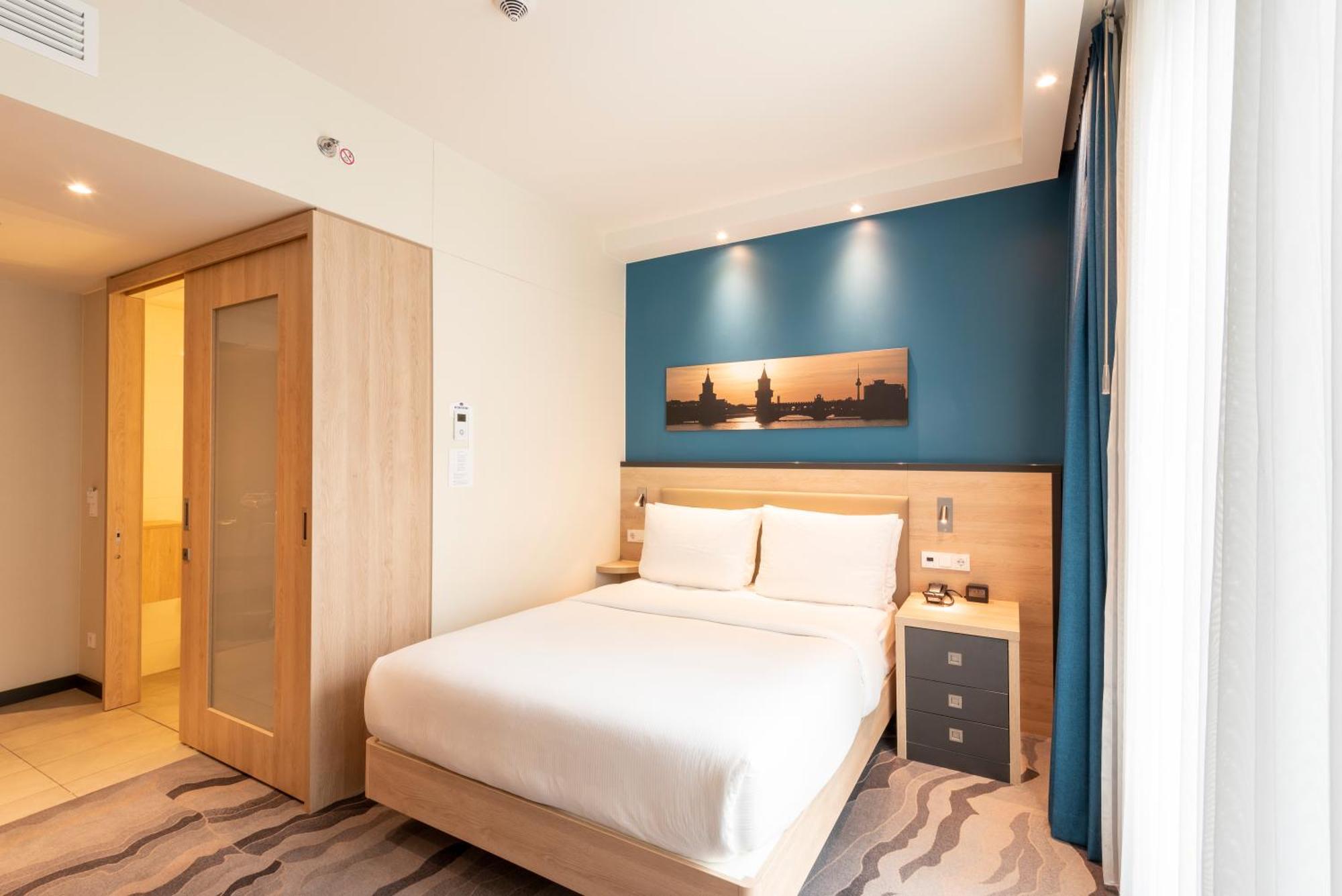 Queen Room City View