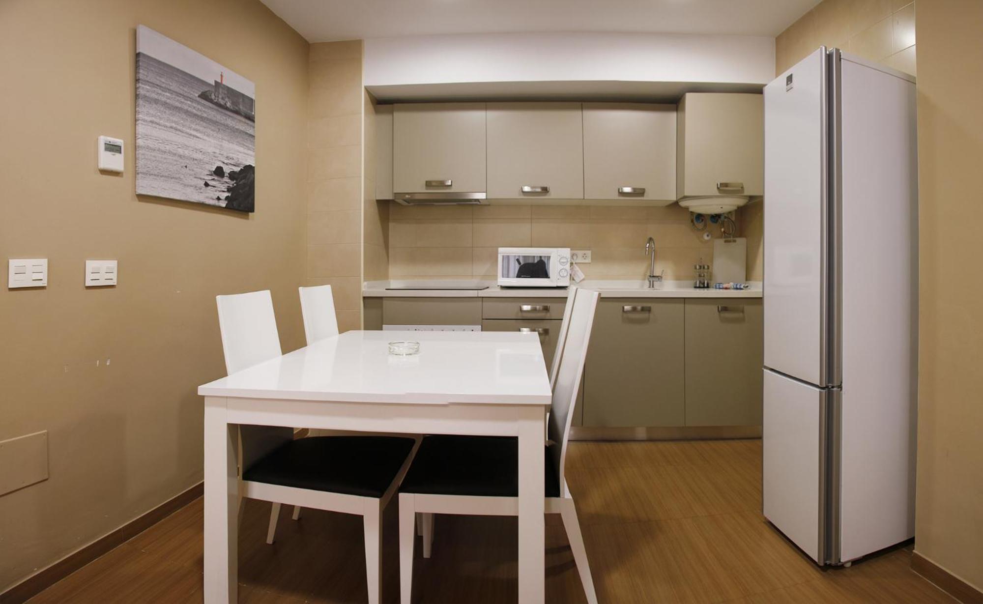 Two-Bedroom Apartment Lateral Sea View