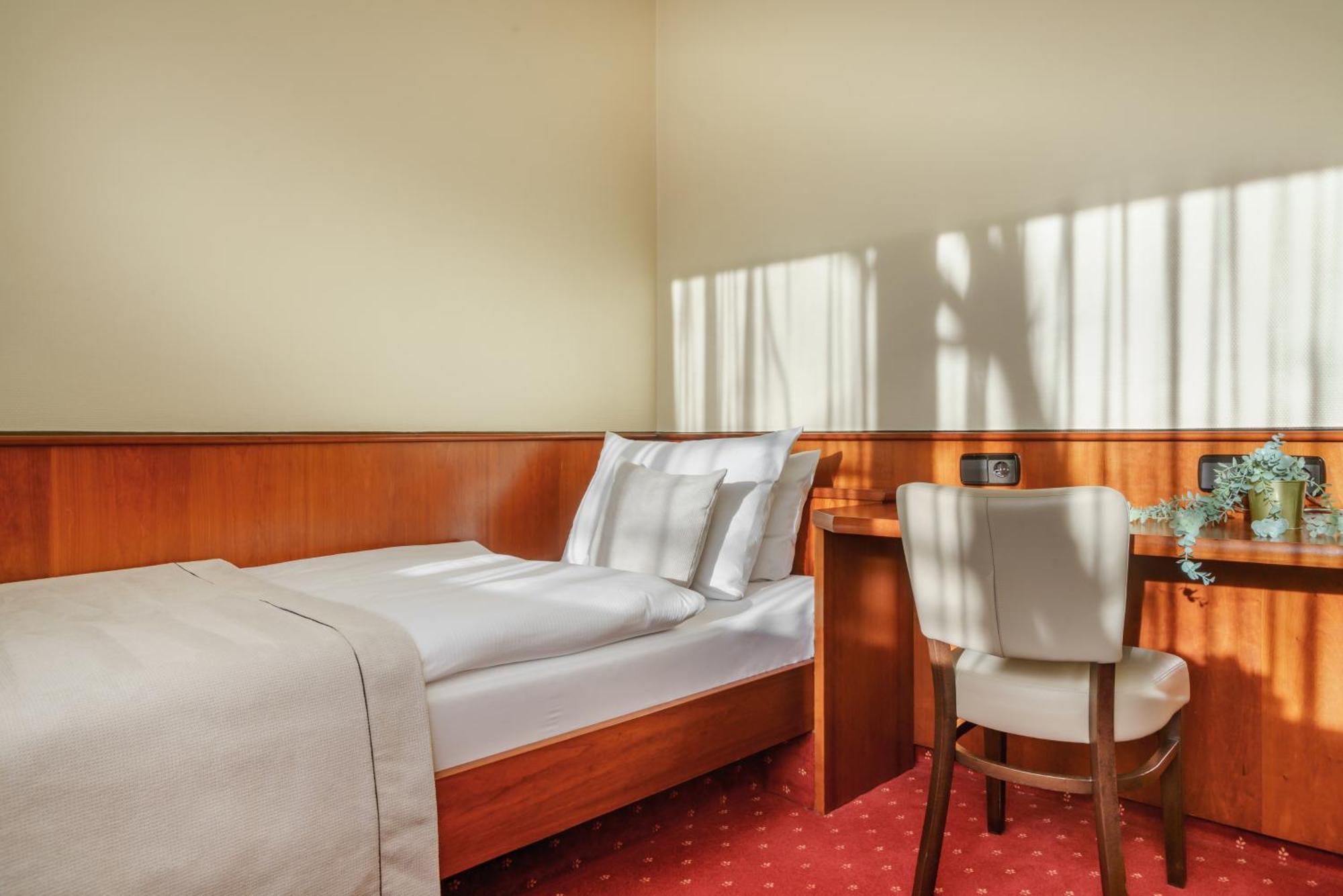 Economy Single Room