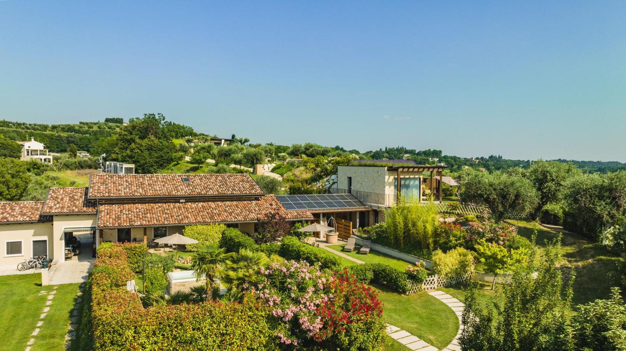 One-Bedroom Apartment Garden View