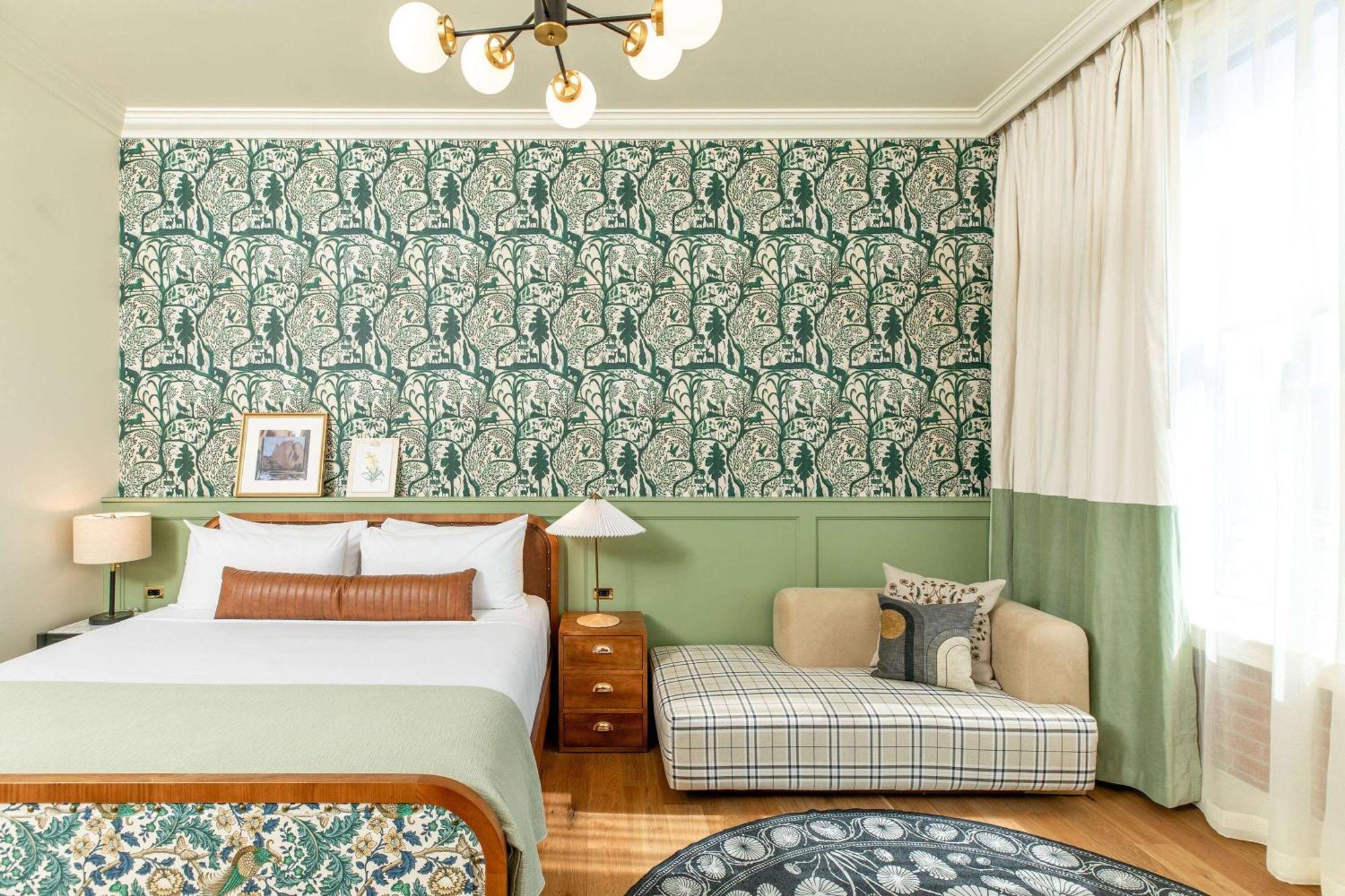 Retreat Suite with Two Queen Beds,1551078046:JPEG