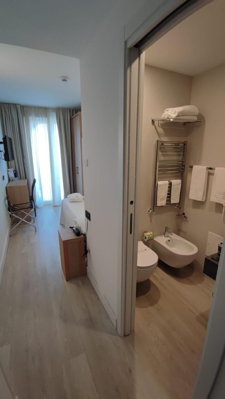 Deluxe Single Room with Balcony,1274744203:JPEG