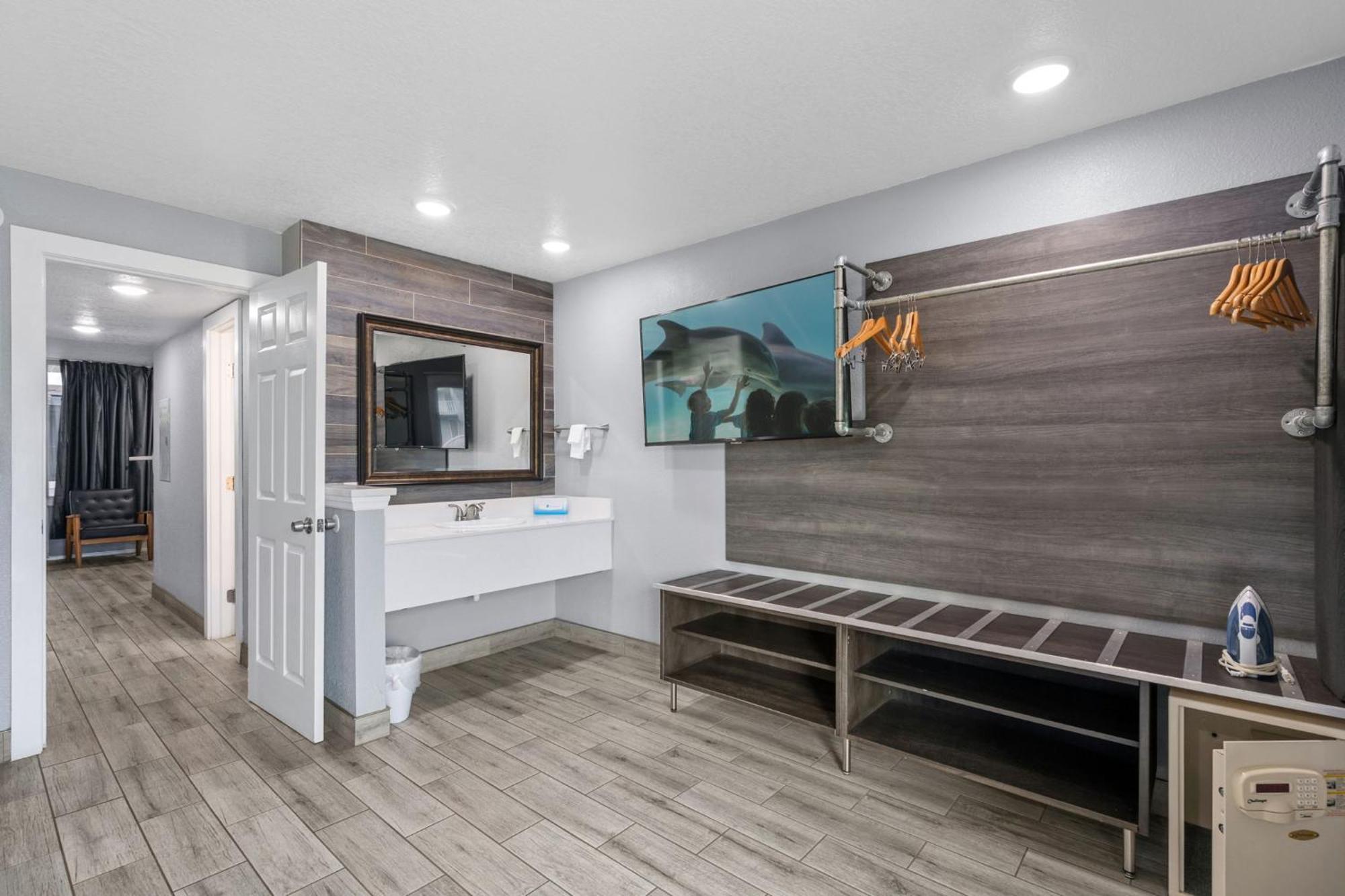 Two-Bedroom Suite