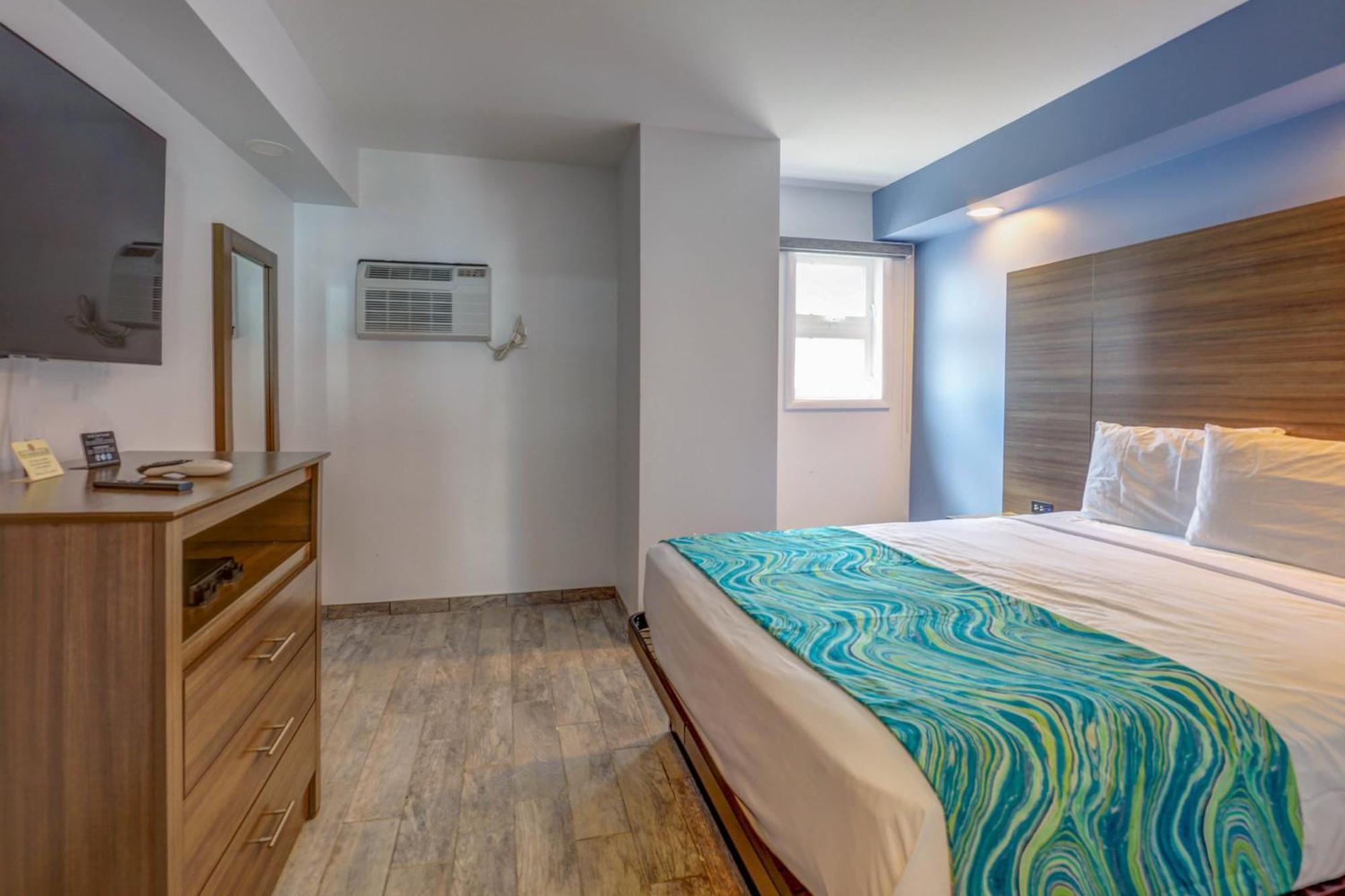 Two Room Suite One King Bed One Queen Bed Smoke