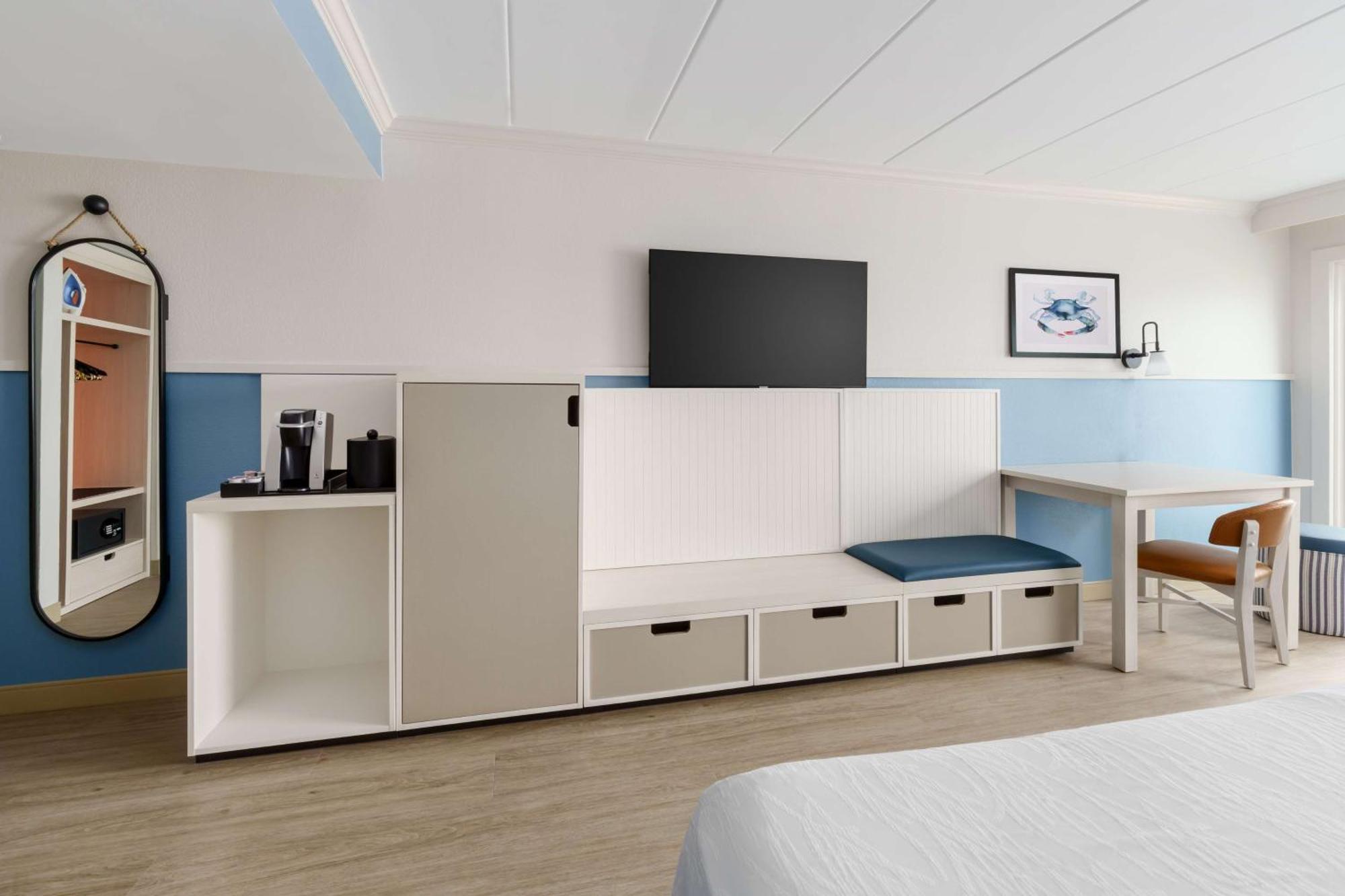 Oceanfront Queen Room Two Queen Beds