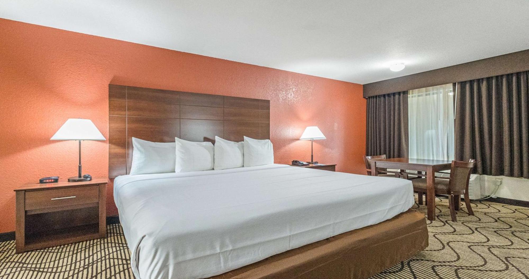 Queen Room