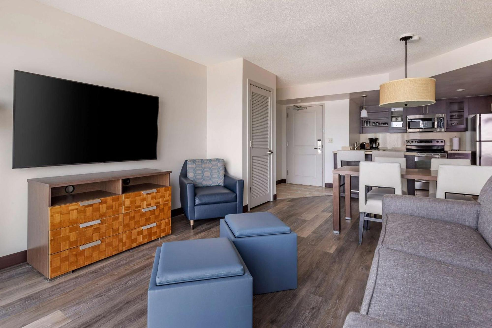 One-Bedroom King Suite Ocean View