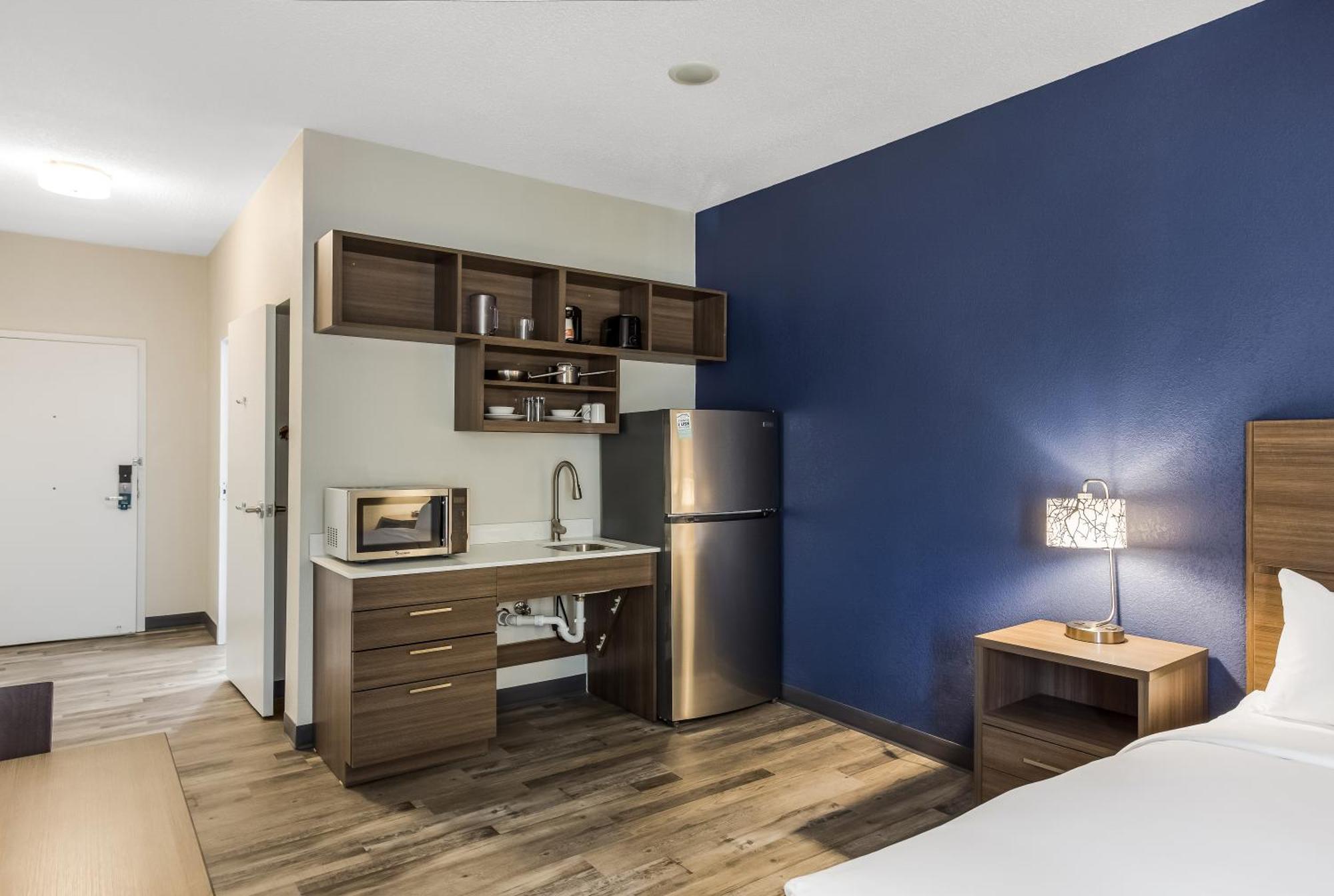 Efficiency Queen Suite - Disability Access/Non Smoking