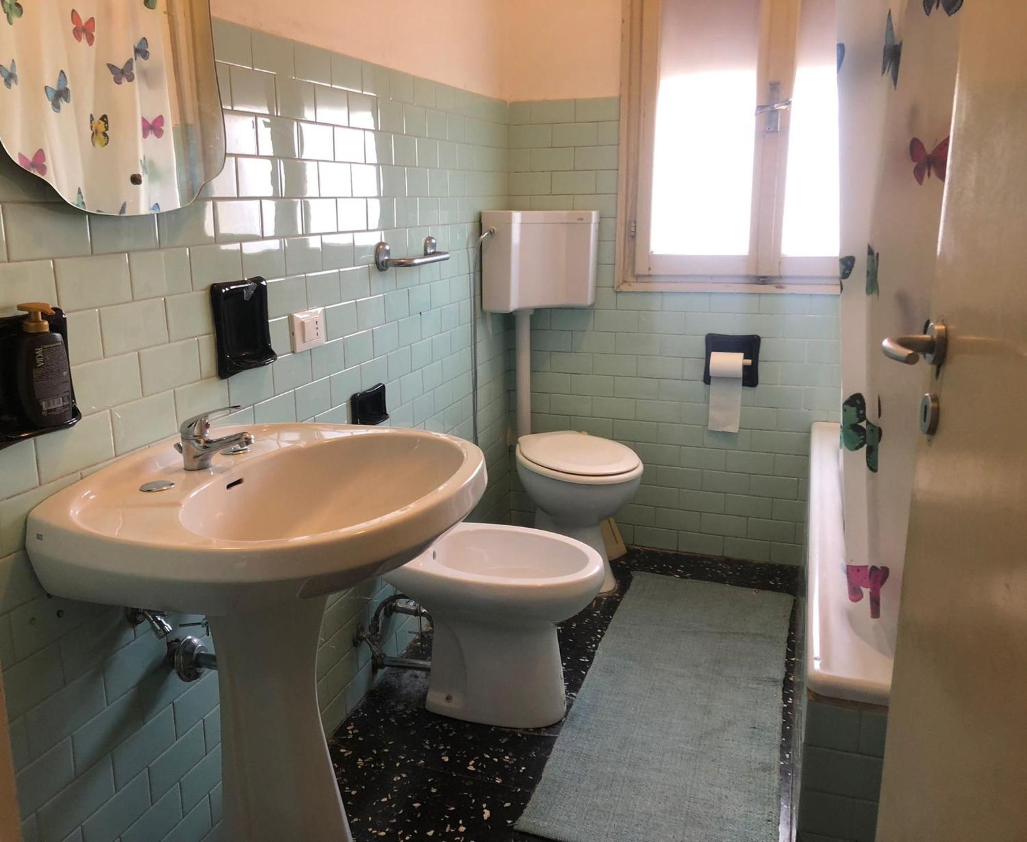 Camera Tripla Economy con Bagno in Comune