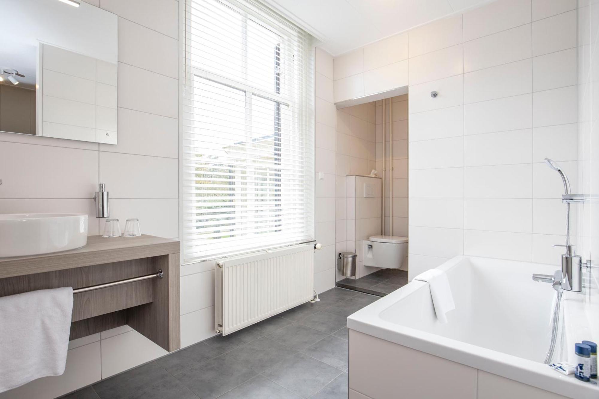 Deluxe Double Room Bath Or Shower