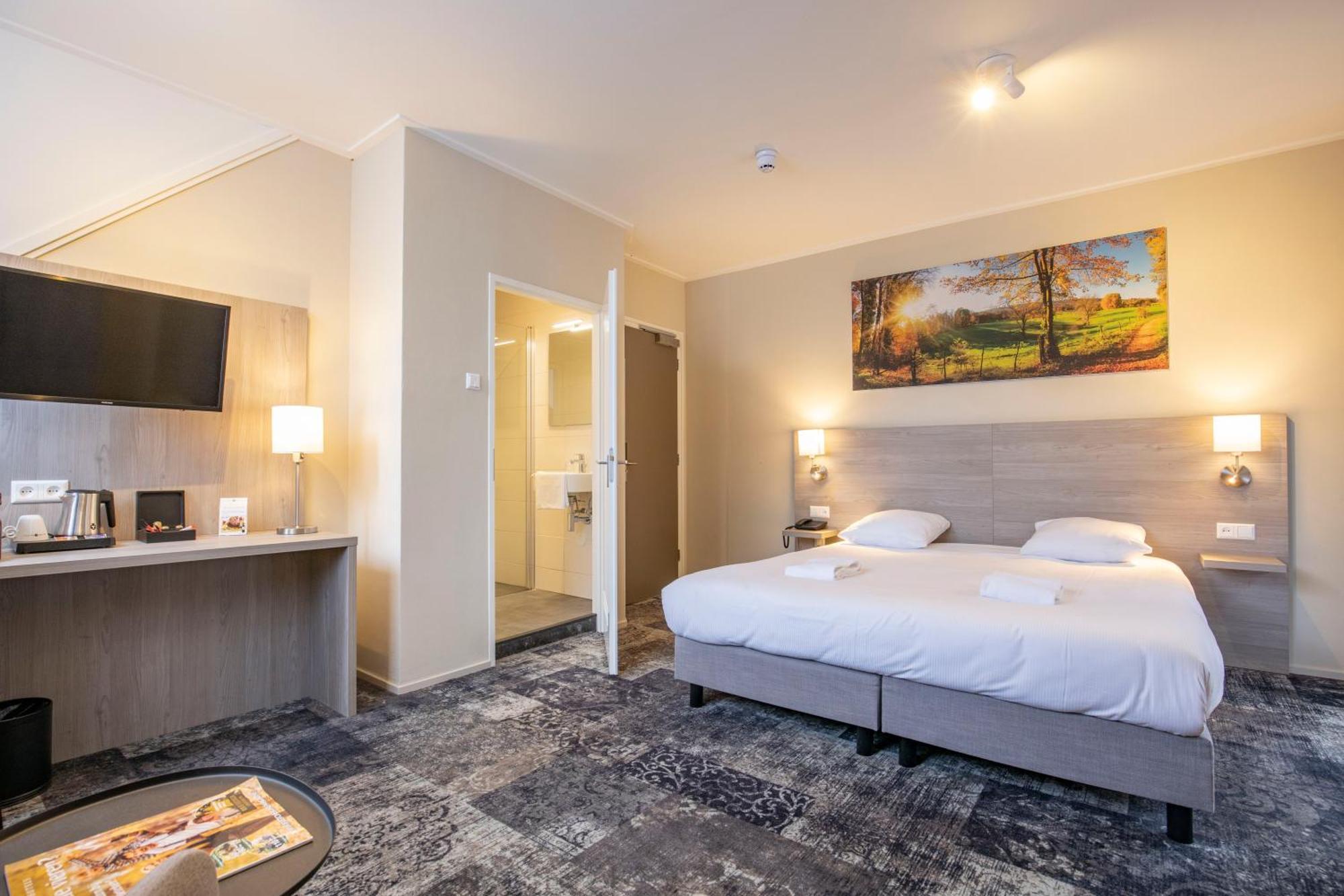Deluxe Double Room Bath Or Shower