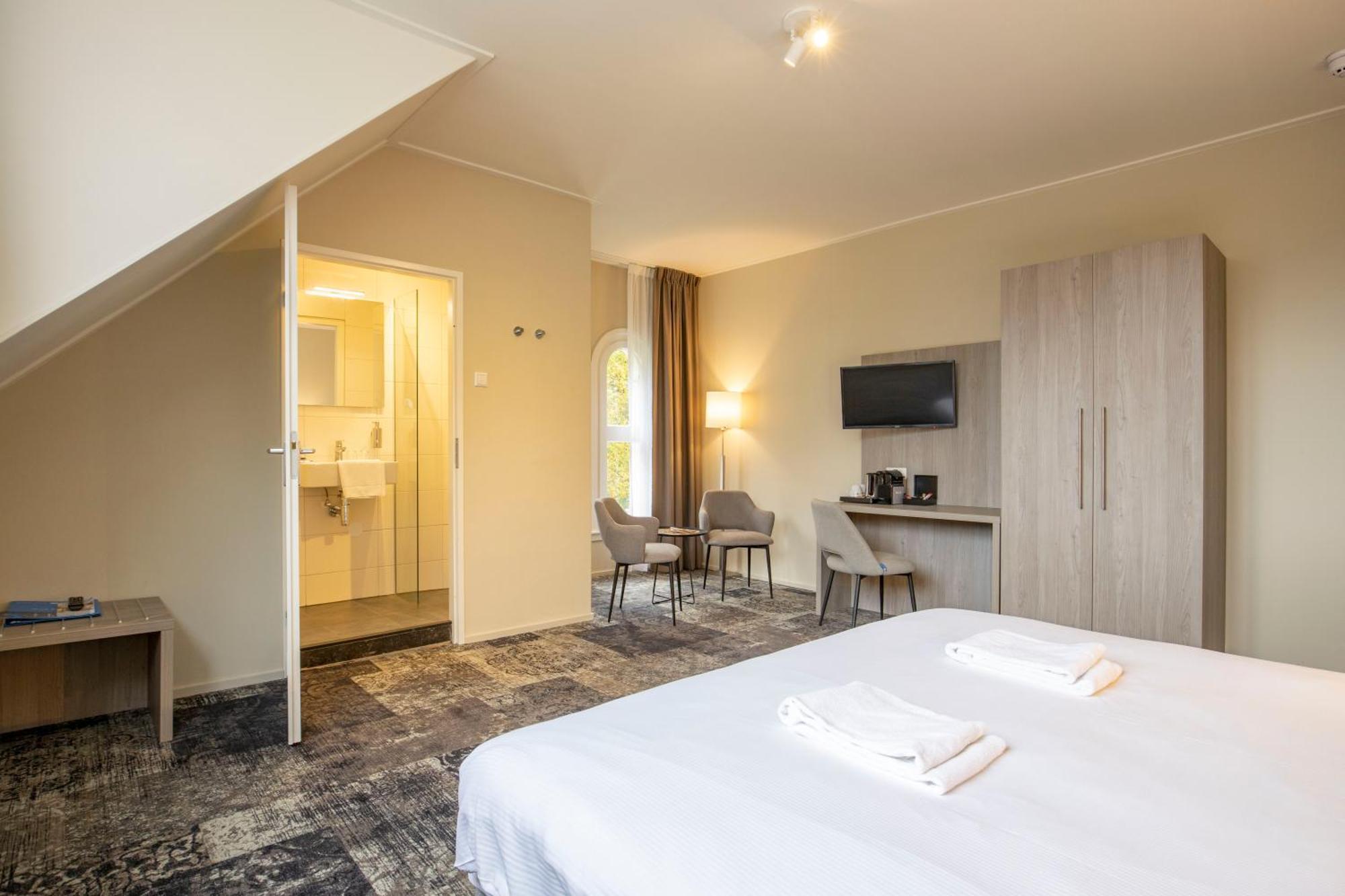 Deluxe Double Room Bath Or Shower
