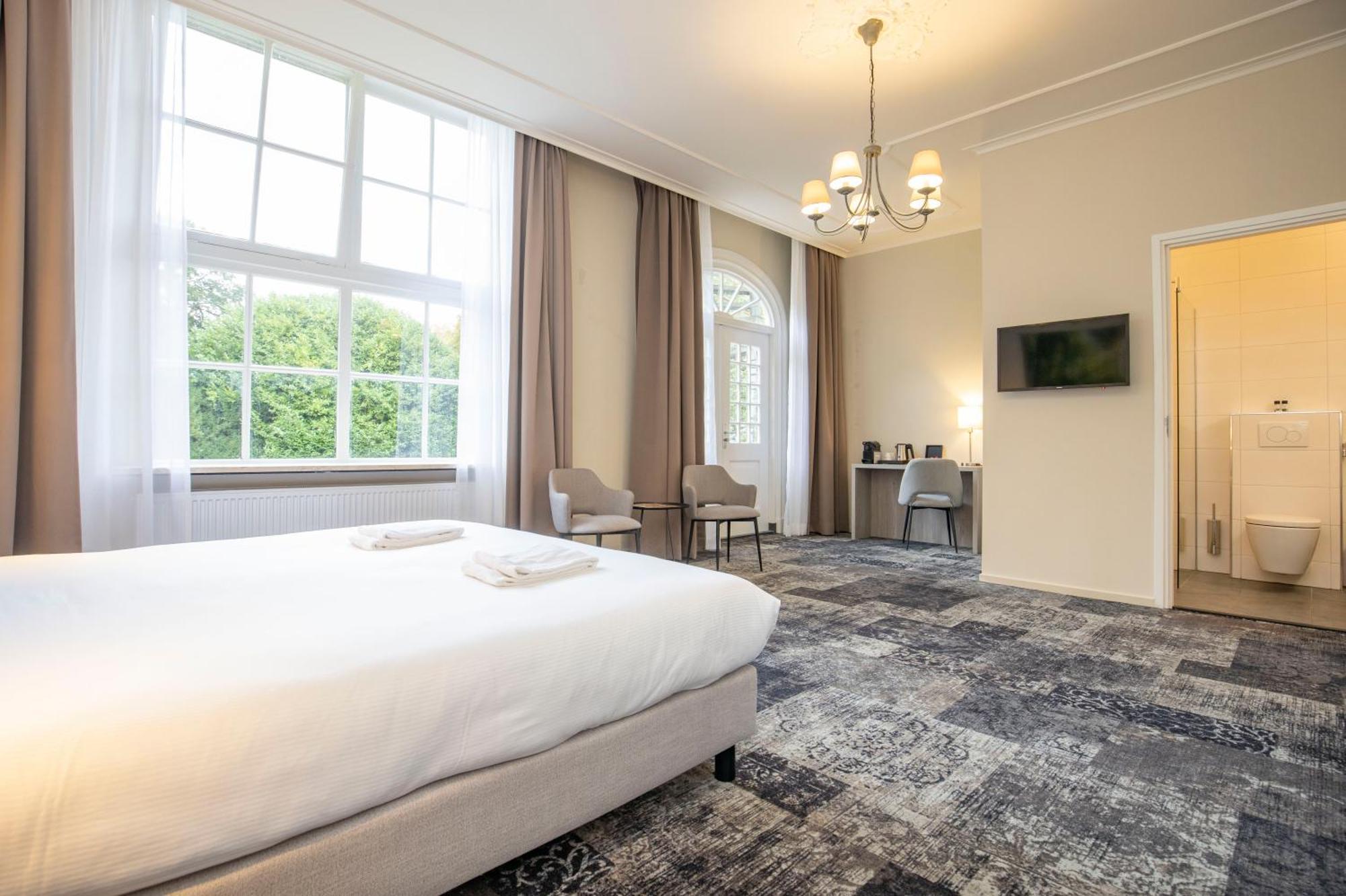 Deluxe Double Room Bath Or Shower