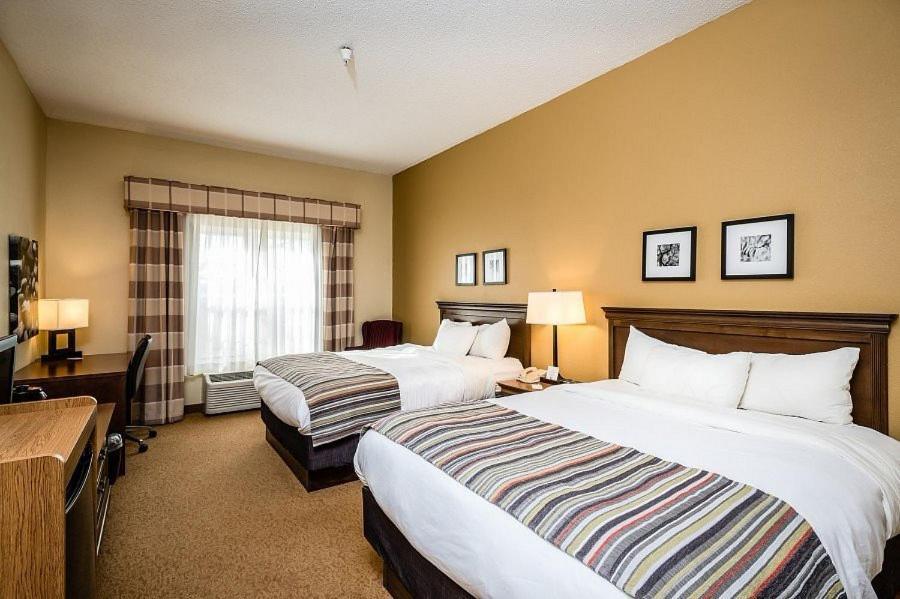 Queen Room Two Queen Beds
