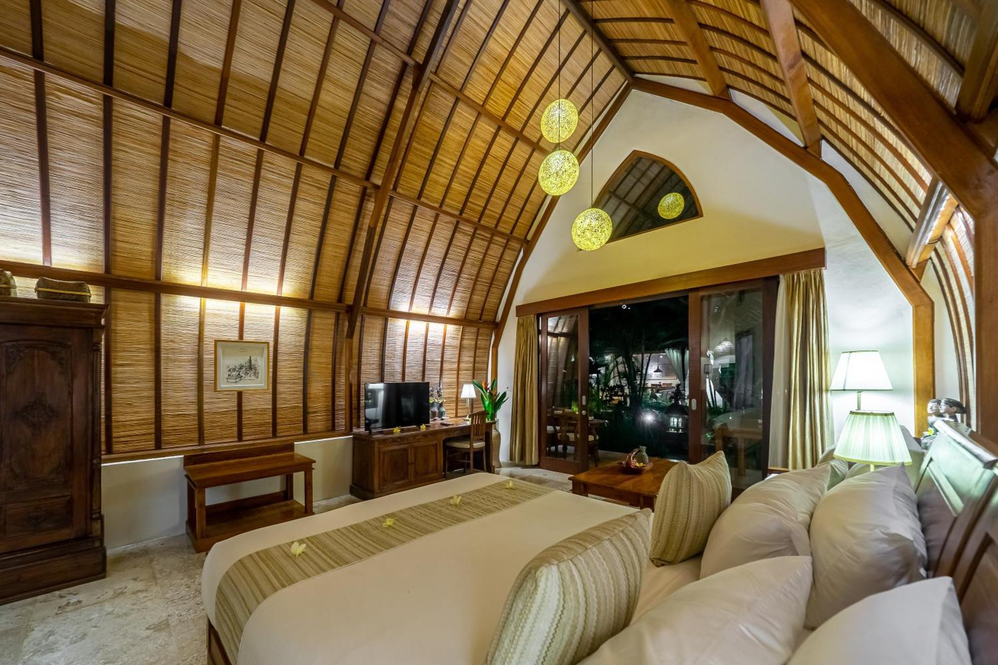 One-Bedroom Villa King or Twin Bed