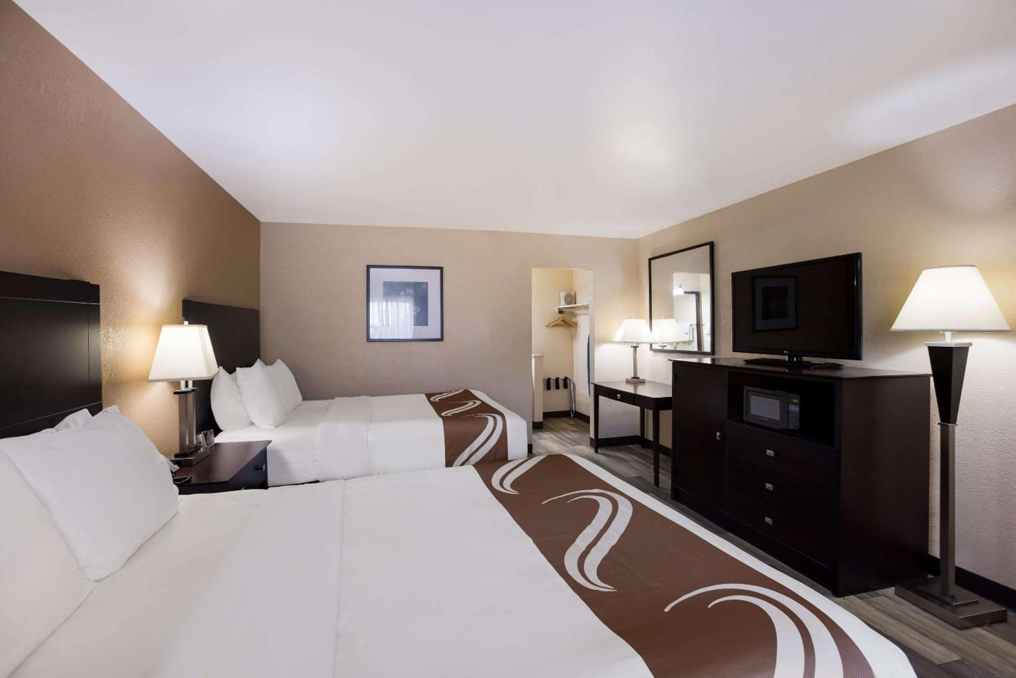 Queen Room Two Queen Beds Non-Smoking or Pet Friendly