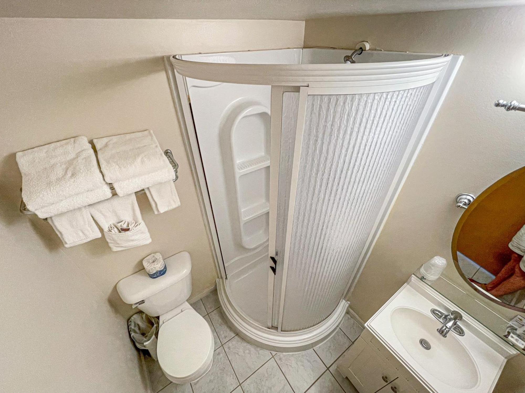 Economy Quadruple Twin Room