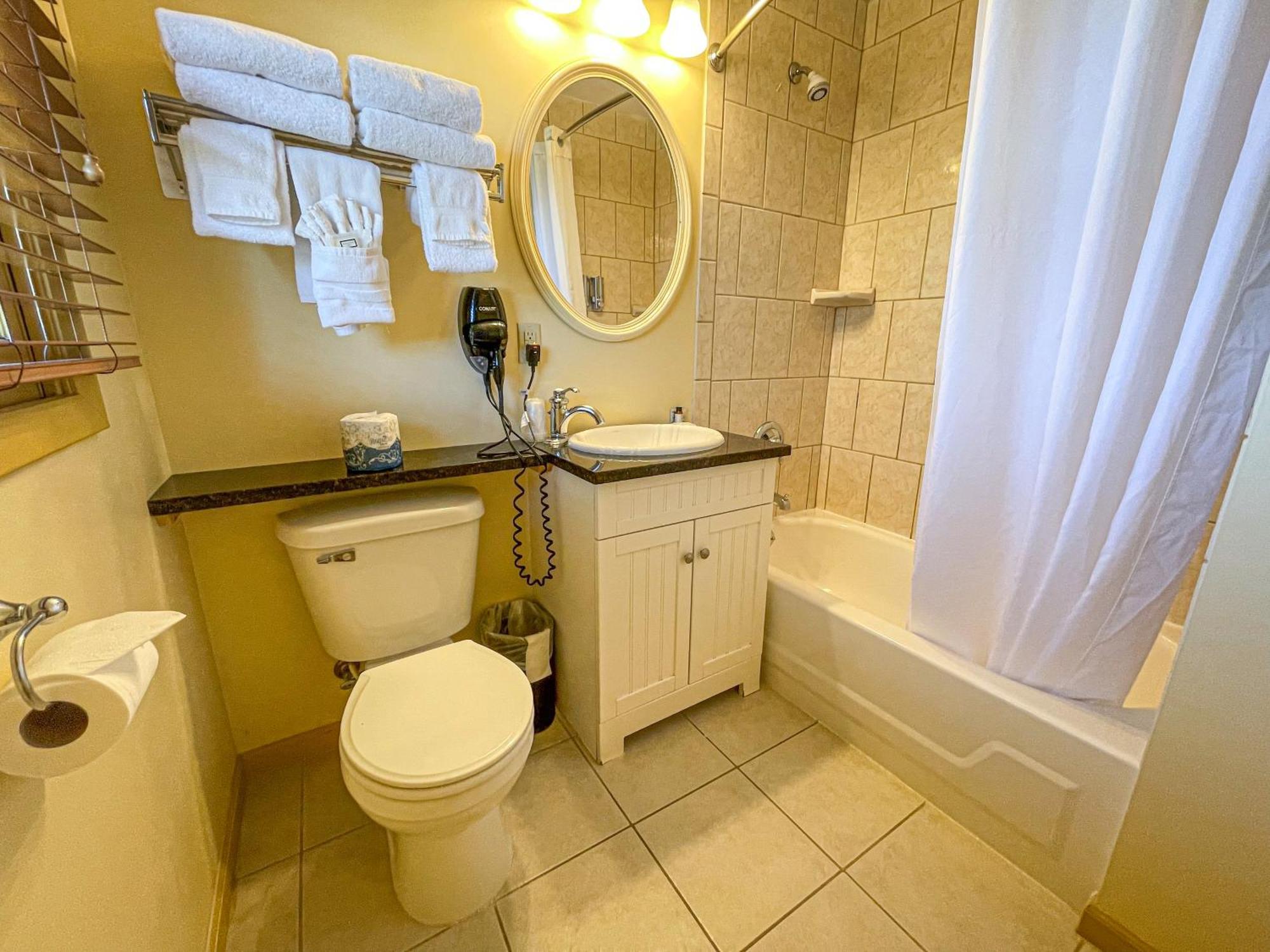 Standard Queen Room