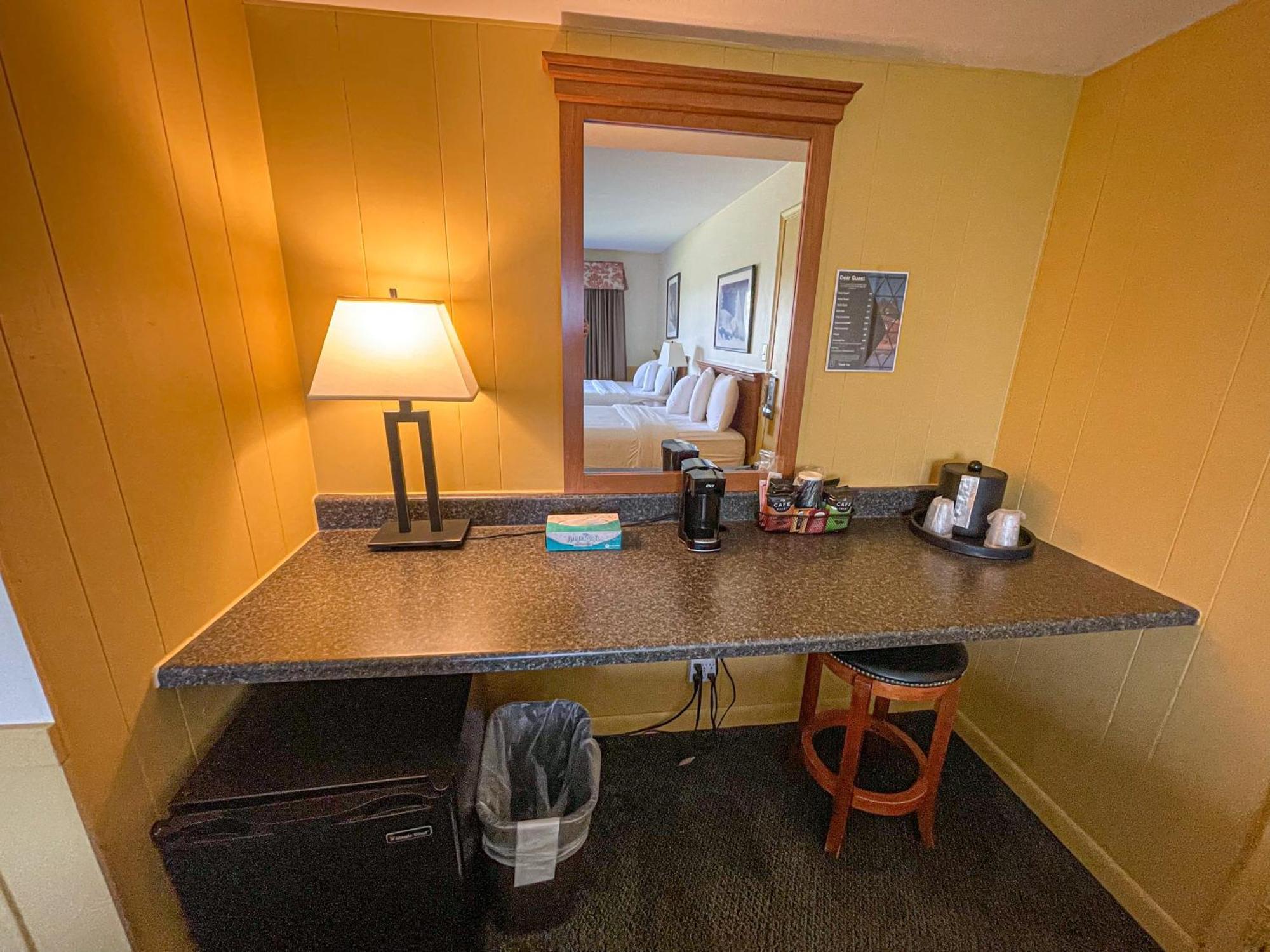 Standard Queen Room