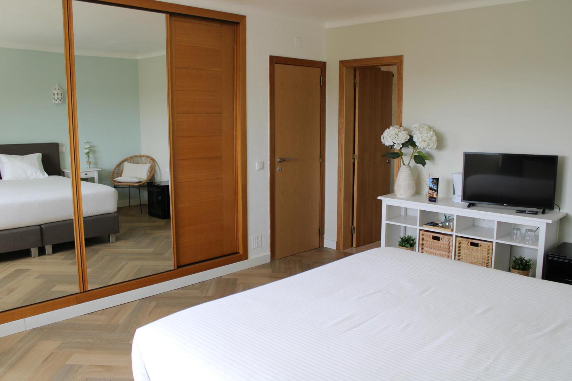 Deluxe Double or Twin Room Sea View