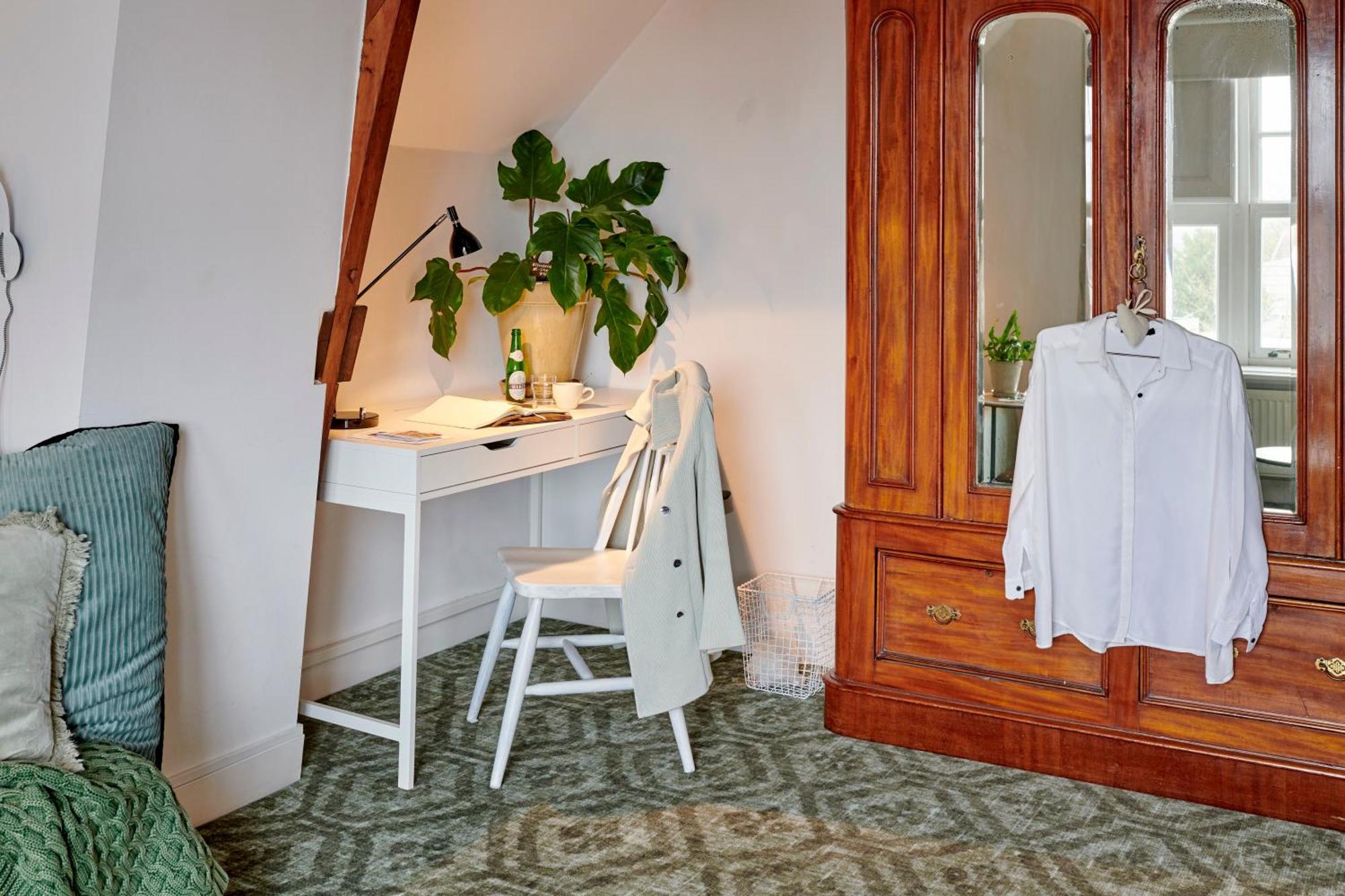 Deluxe Double Room Bath