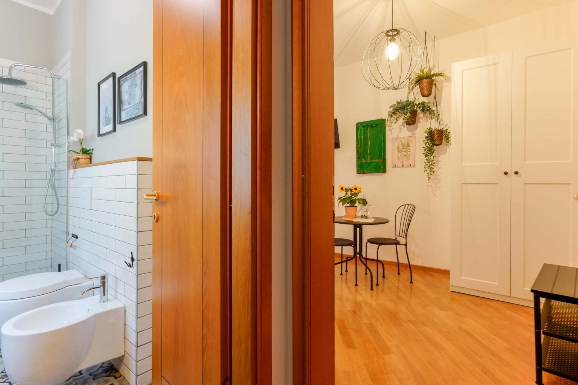 Double Room Private Bathroom