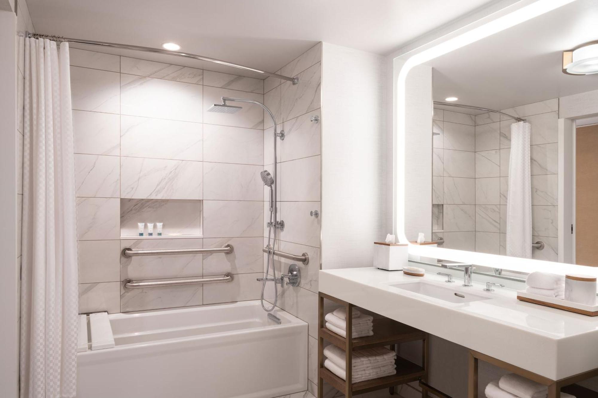 King Room with Sofa Bed and Adapted Tub - Mobility Accessible
