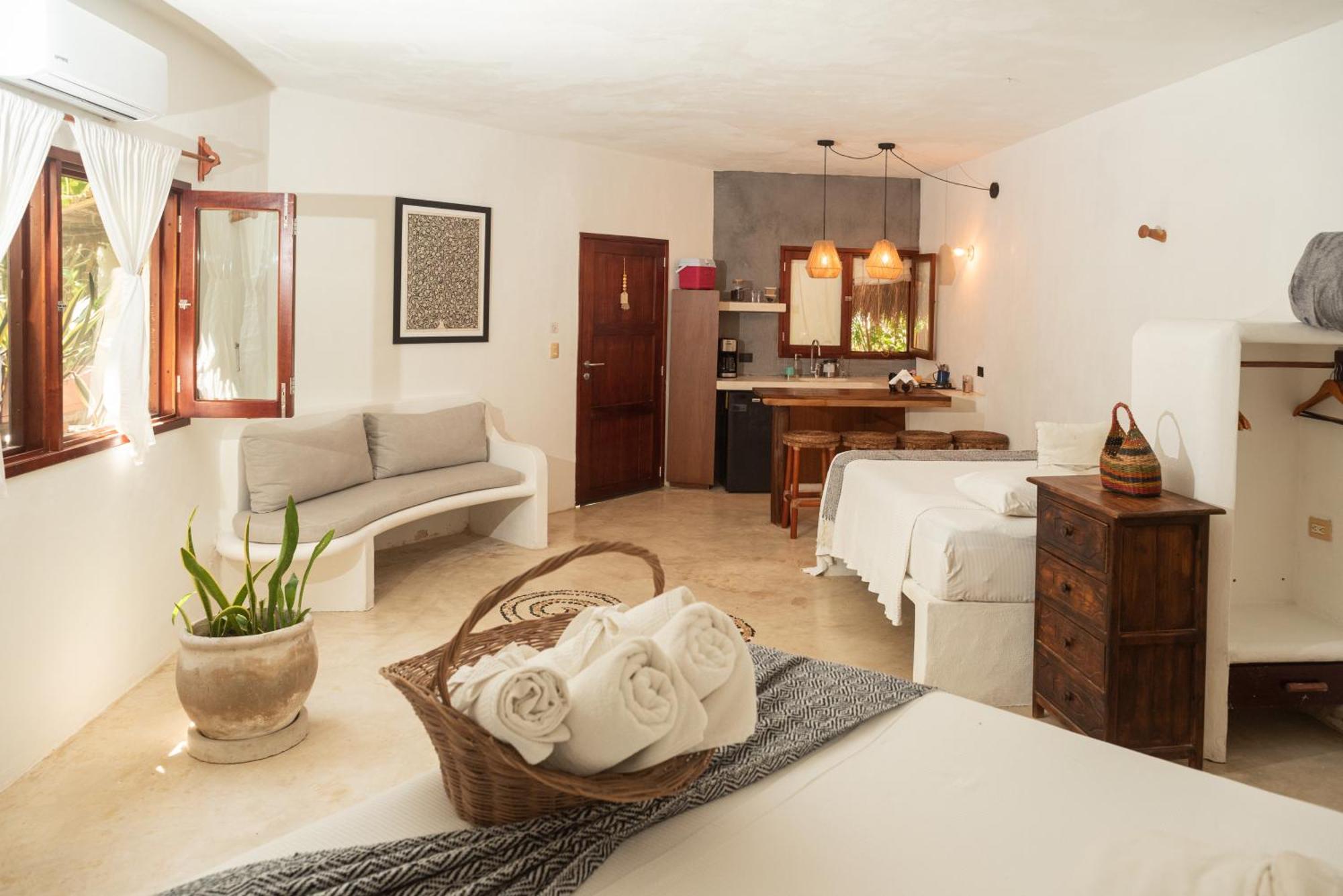 Double Room Queen bed Ground Floor
