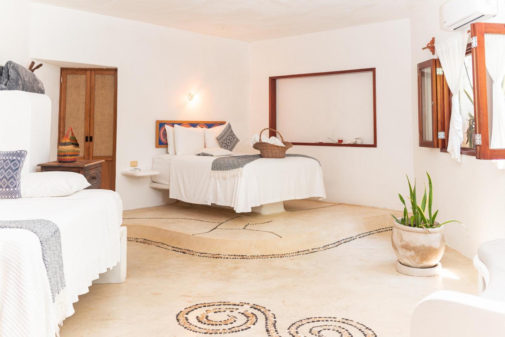 Double Room Queen bed Ground Floor