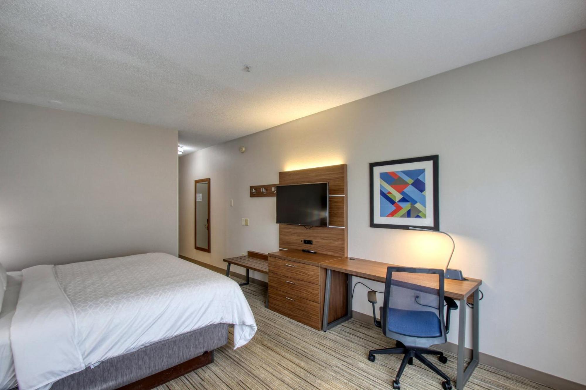 Standard King Room Extra Space