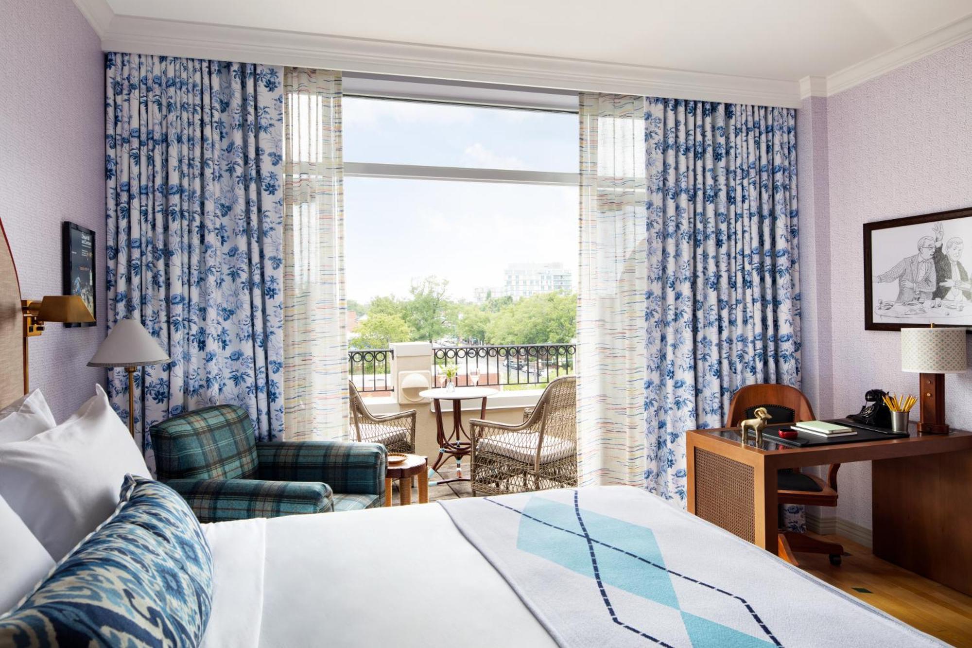 Graduate Queen Room Two Queen Beds Balcony