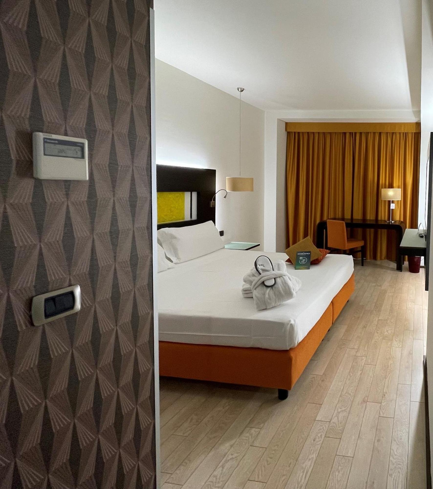 Deluxe Double Room,1551253684:JPEG