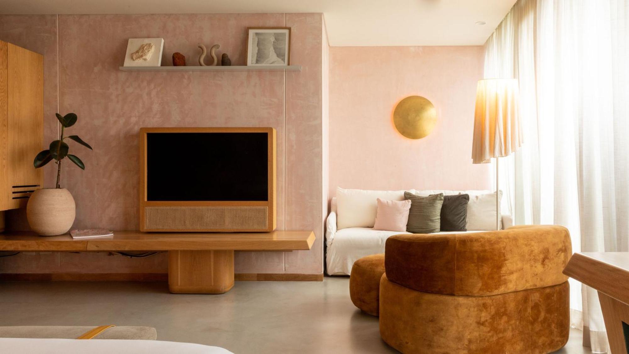 Deluxe King Suite