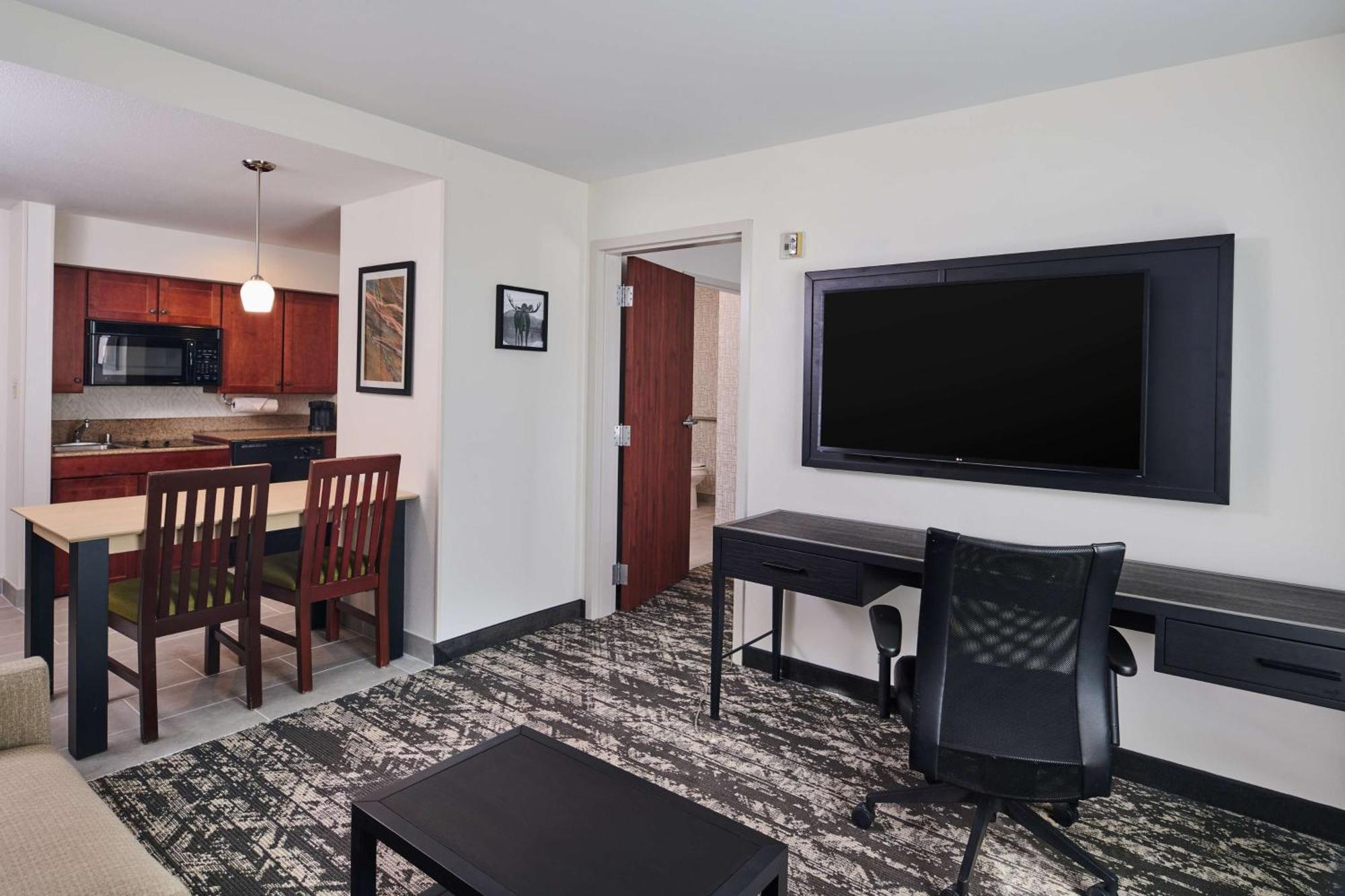 Two-Bedroom King Suite Two Double Beds