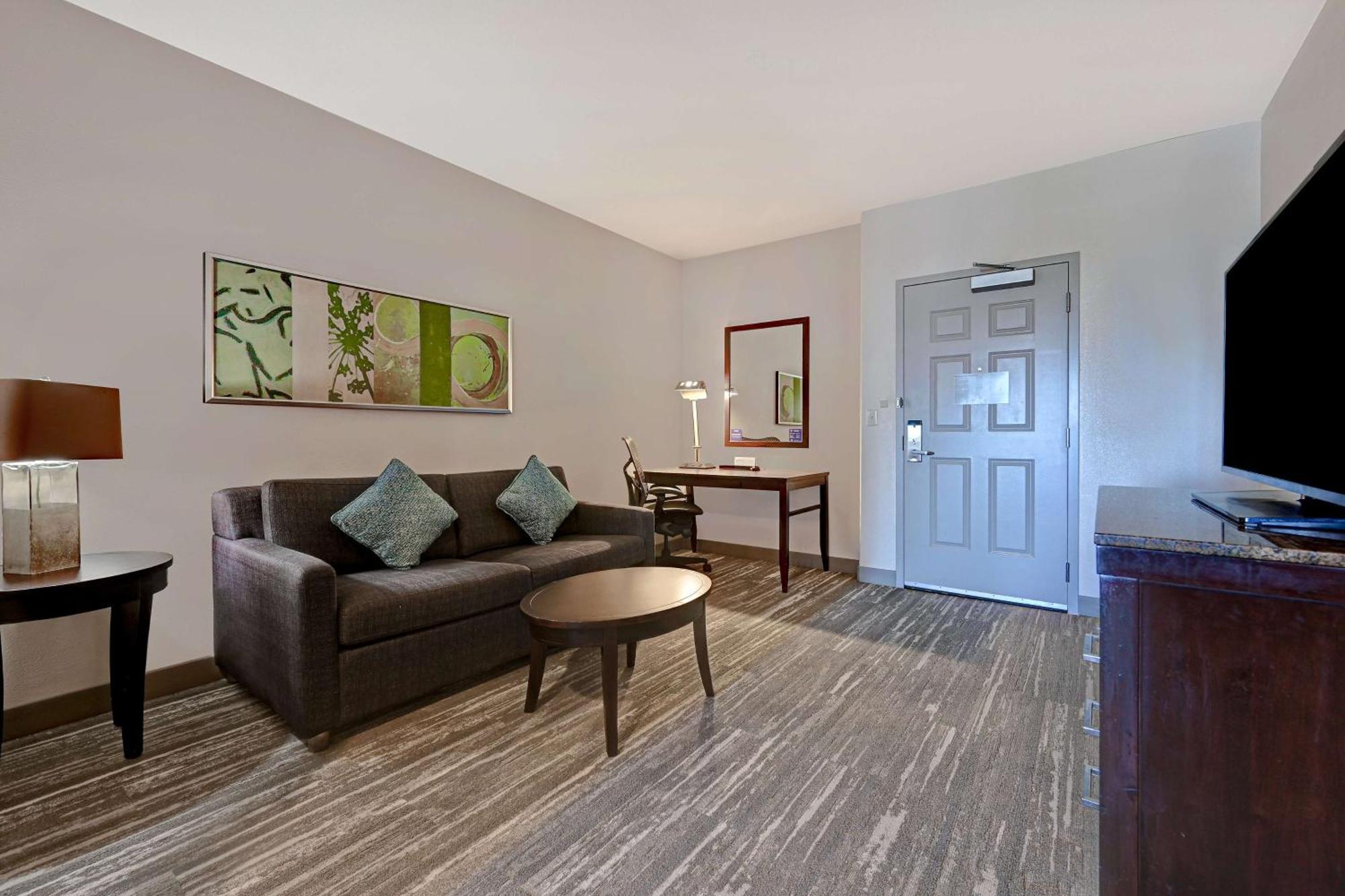 Junior King Suite Seating Area