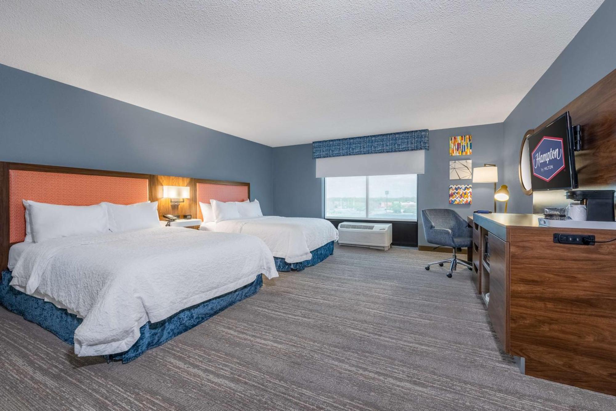 Queen Room Two Queen Beds Mobility Access or Non-Smoking