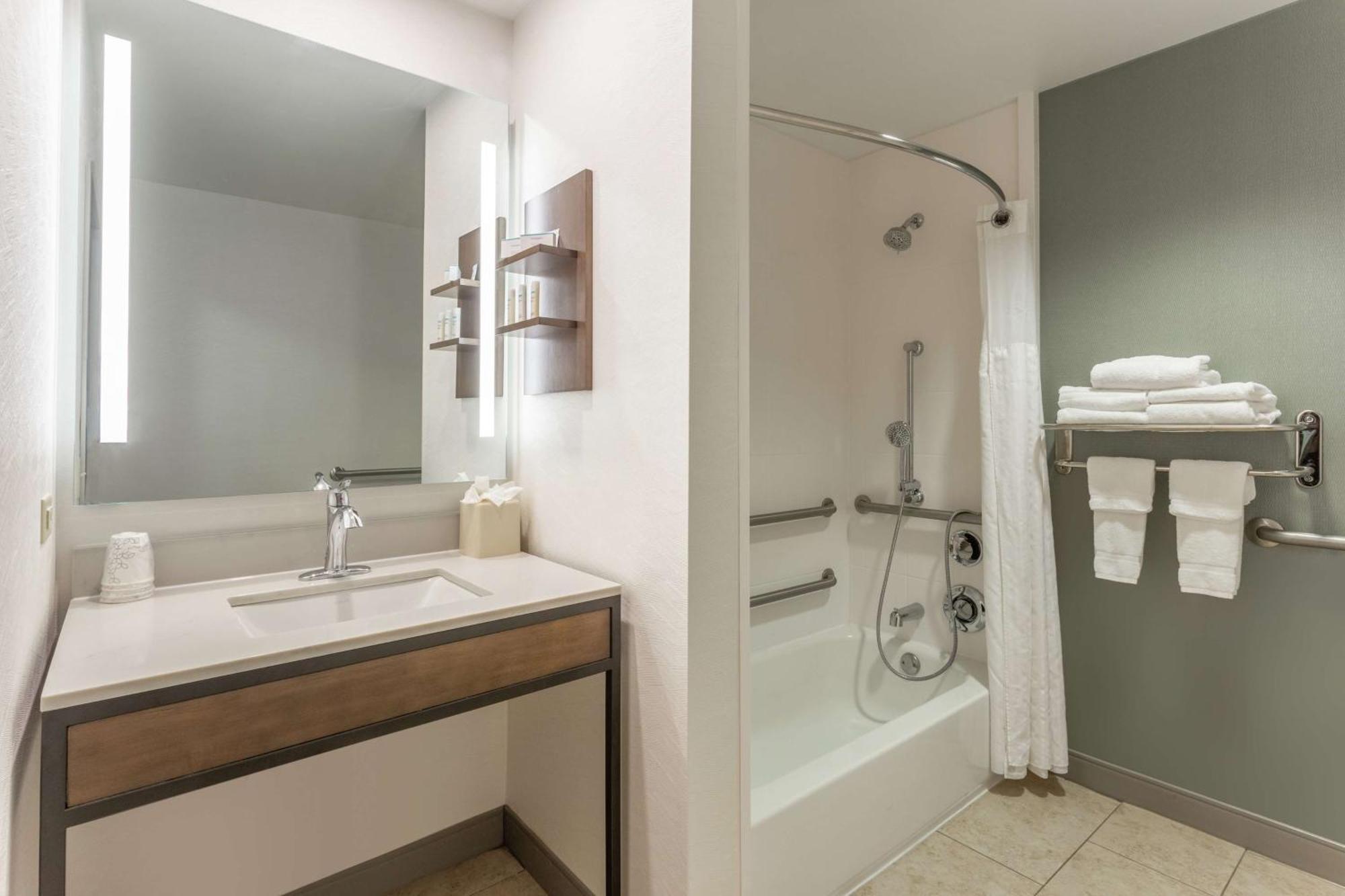 Queen Room Two Queen Beds Mobility Access