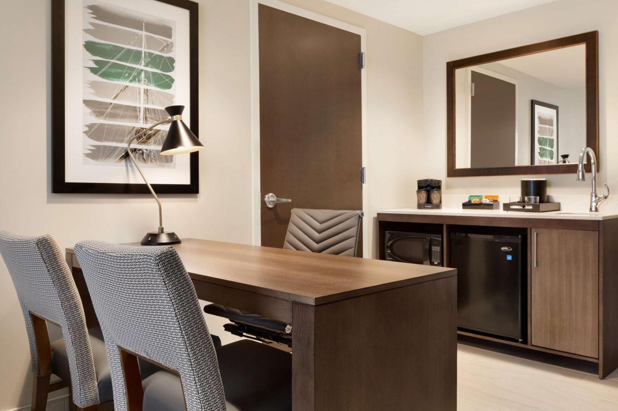 King Suite with Accessible Tub - Mobility Access