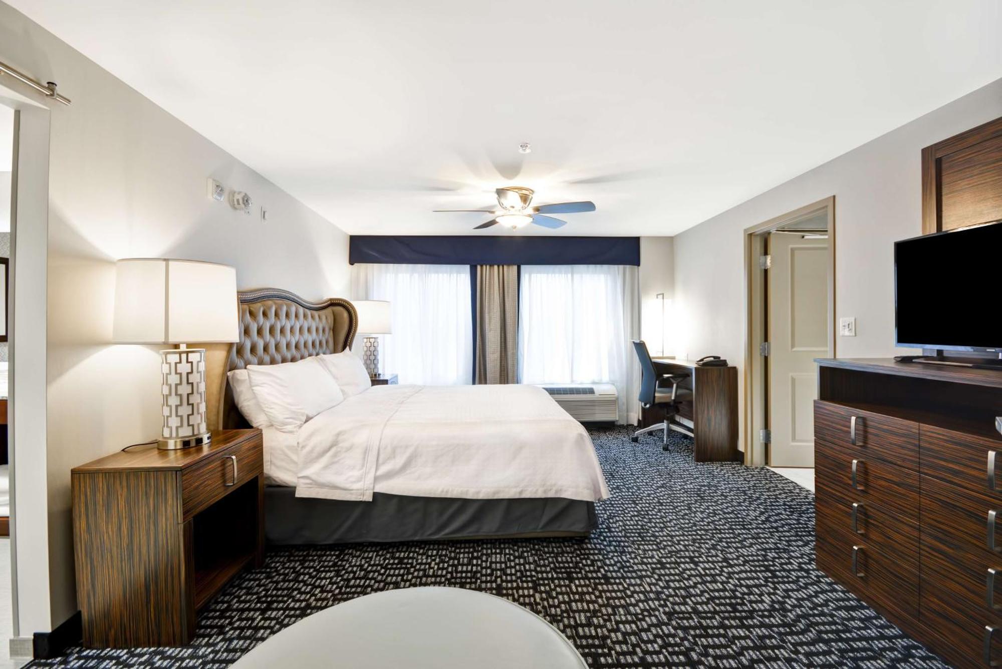 One-Bedroom King Suite Non-Smoking
