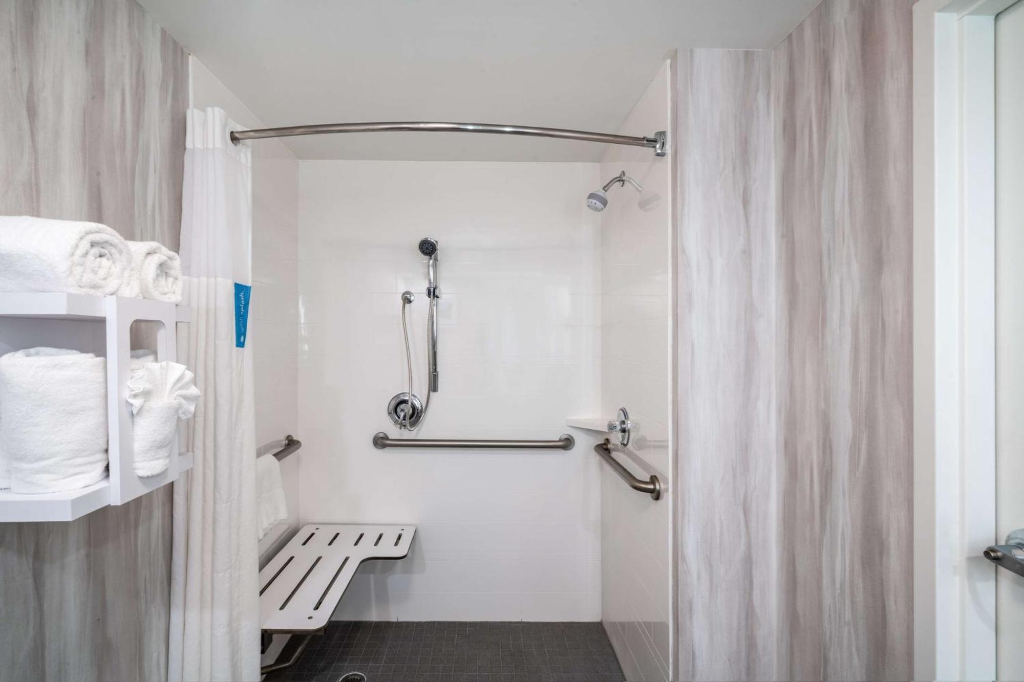 King Room Roll Shower Mobility Hearing Access or Non-Smoking