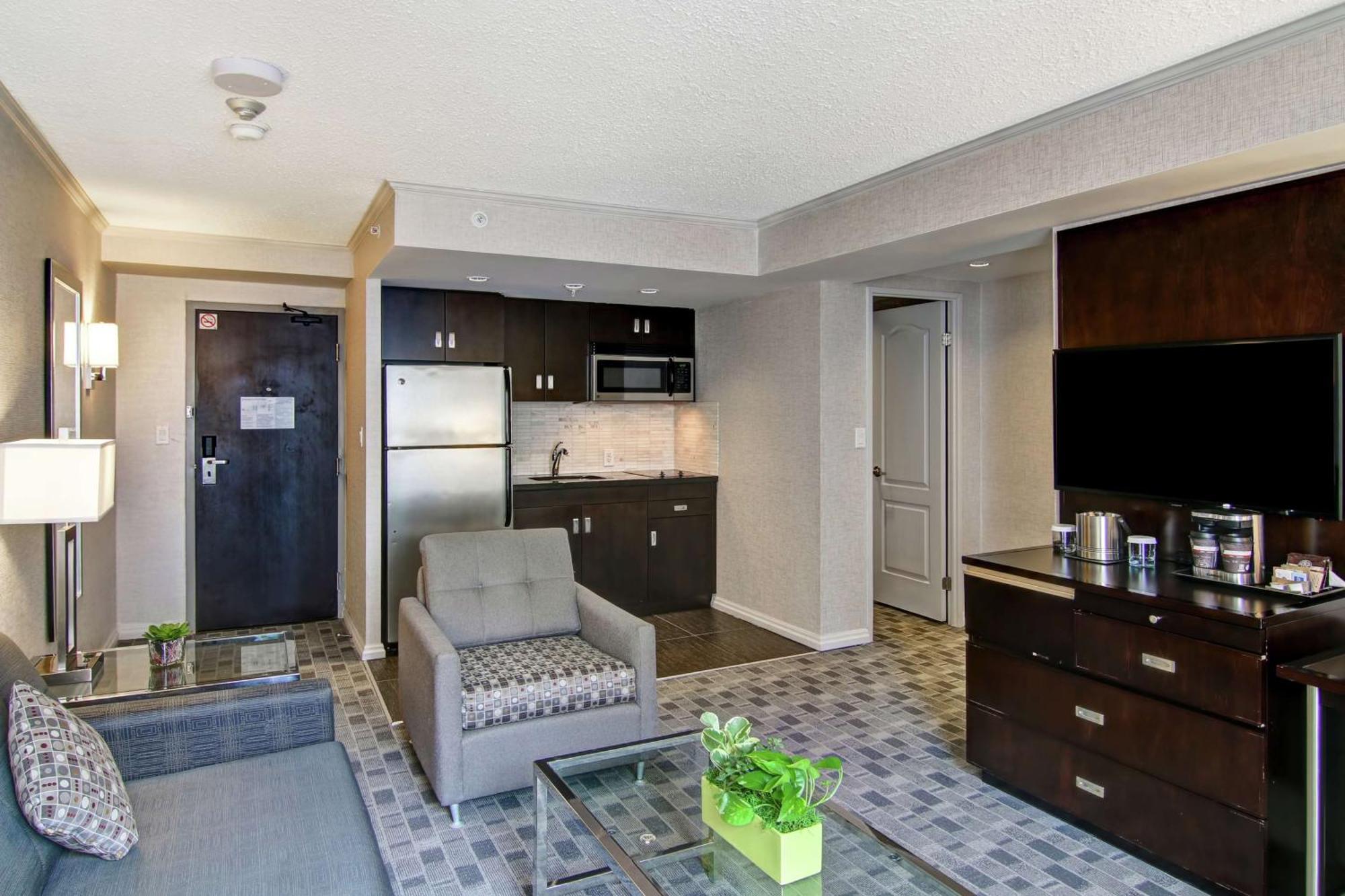 Superior One-Bedroom King Suite